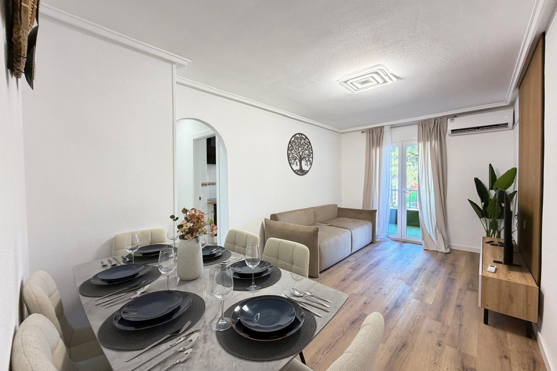 Revânzare - Apartament -
Torrevieja - PARQUE DE LAS NACIONES
