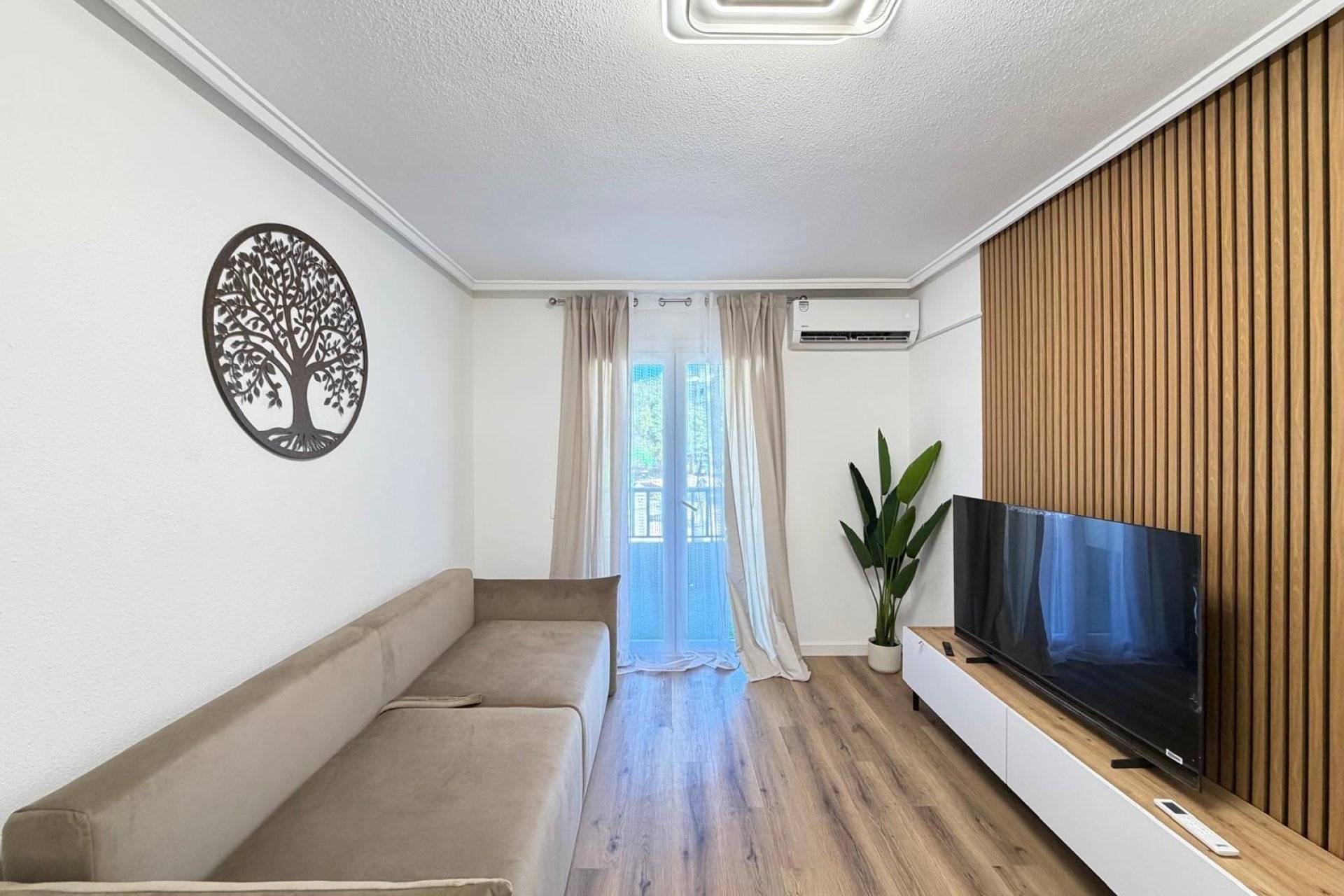 Revânzare - Apartament -
Torrevieja - PARQUE DE LAS NACIONES
