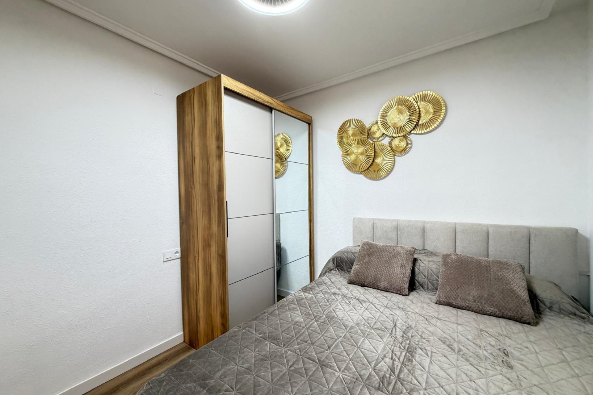 Revânzare - Apartament -
Torrevieja - PARQUE DE LAS NACIONES