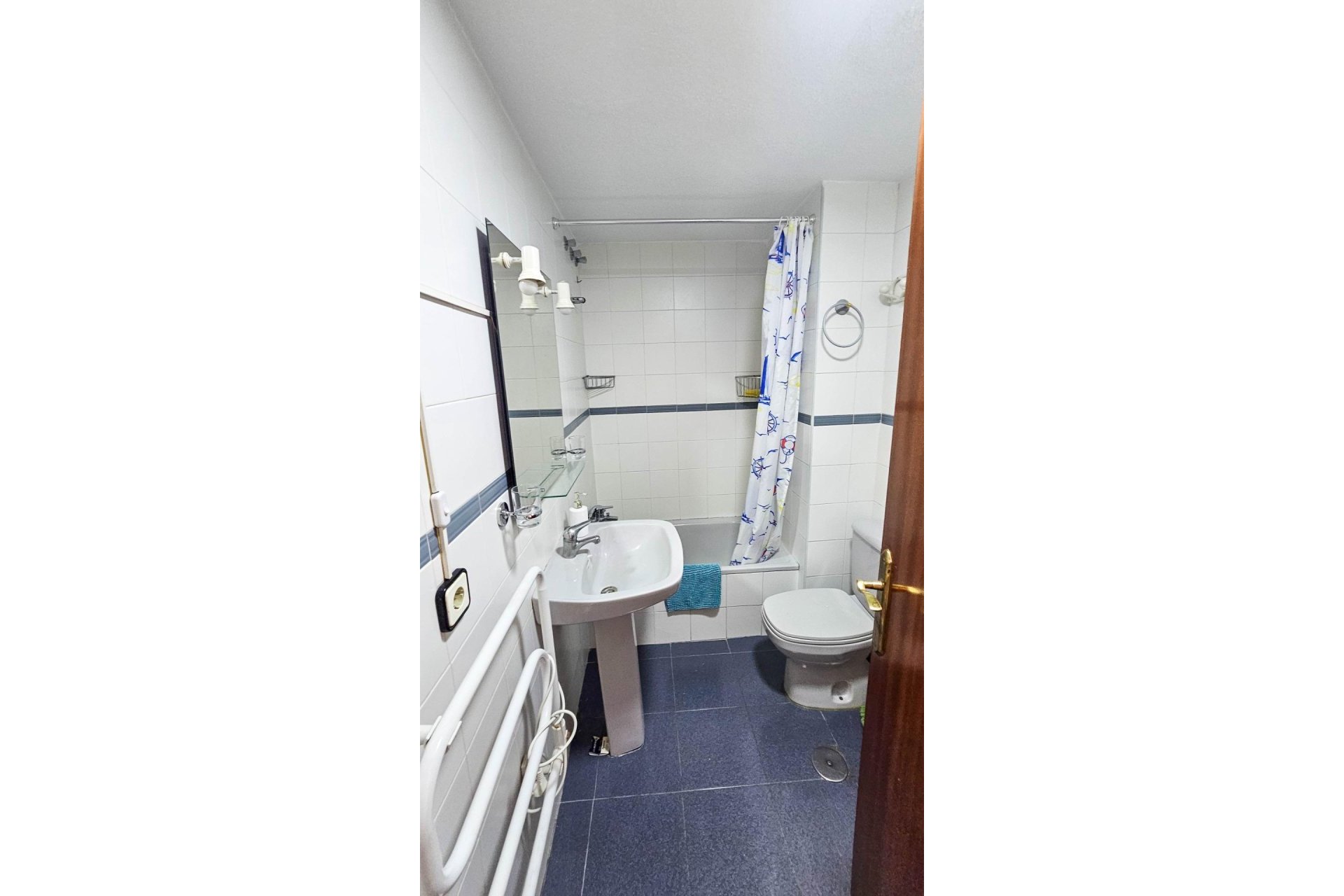 Revânzare - Apartament -
Torrevieja - PARQUE DE LAS NACIONES