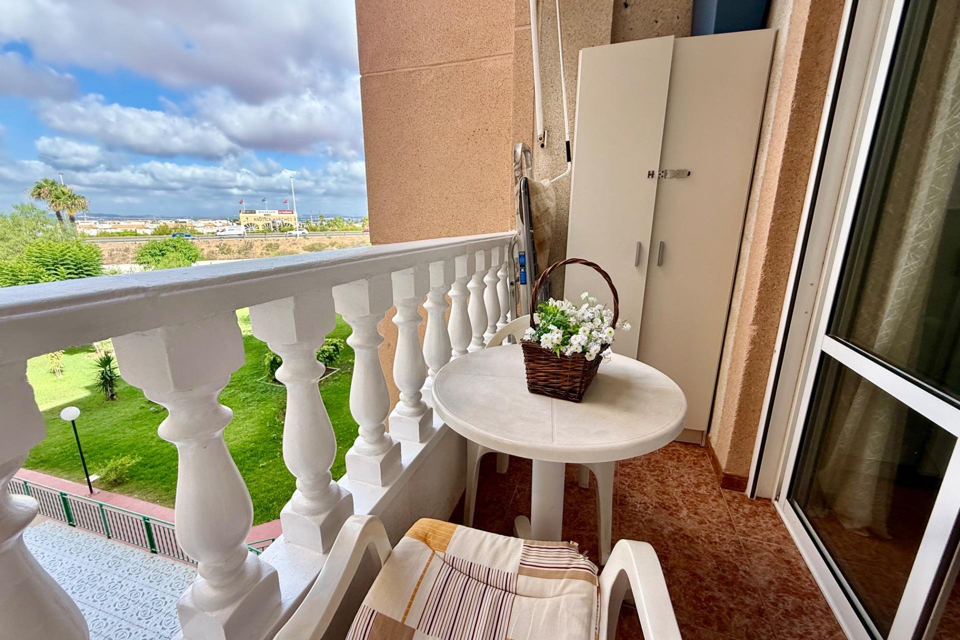 Revânzare - Apartament -
Torrevieja - PARQUE DE LAS NACIONES