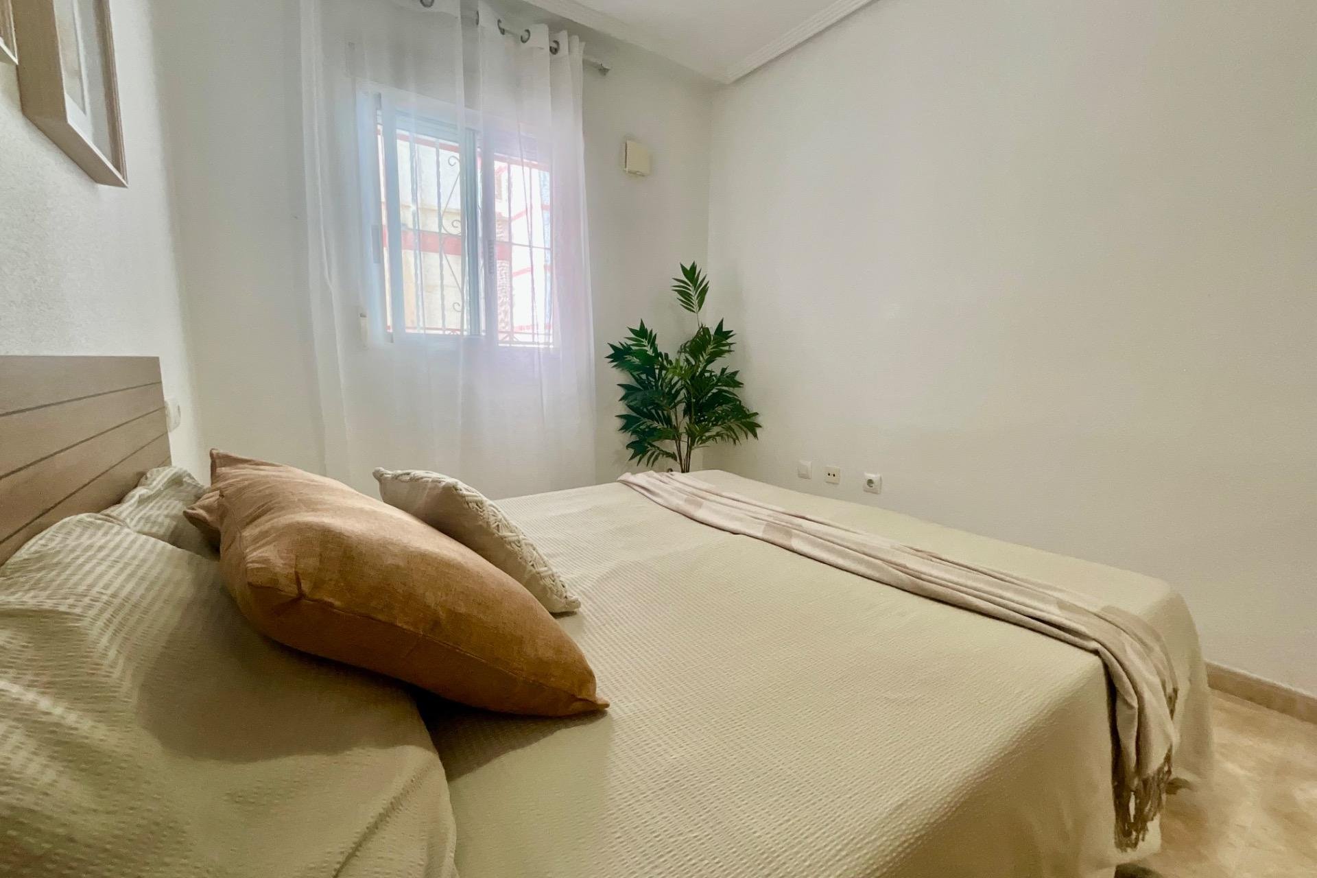 Revânzare - Apartament -
Torrevieja - PARQUE DE LAS NACIONES