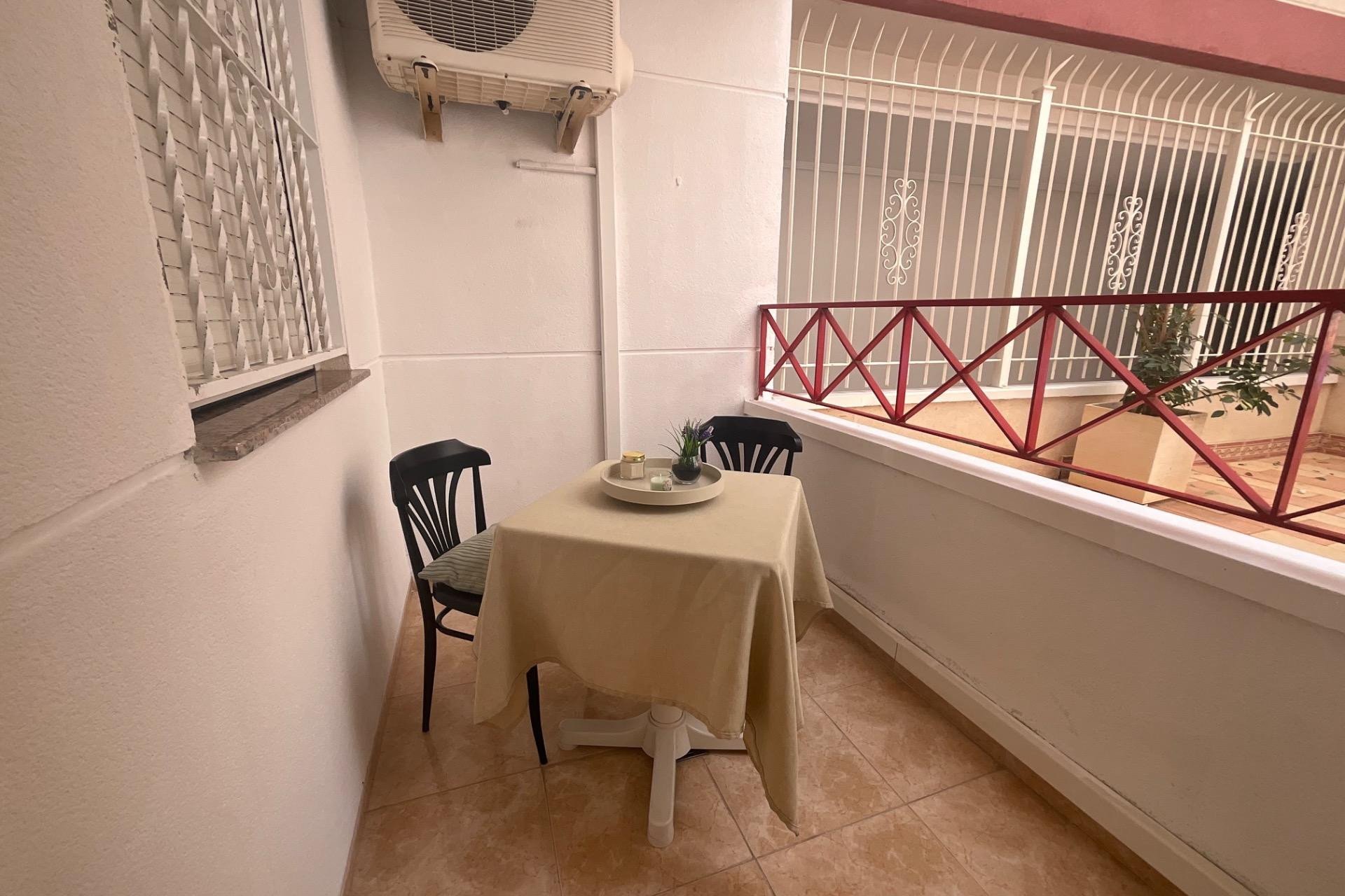 Revânzare - Apartament -
Torrevieja - PARQUE DE LAS NACIONES