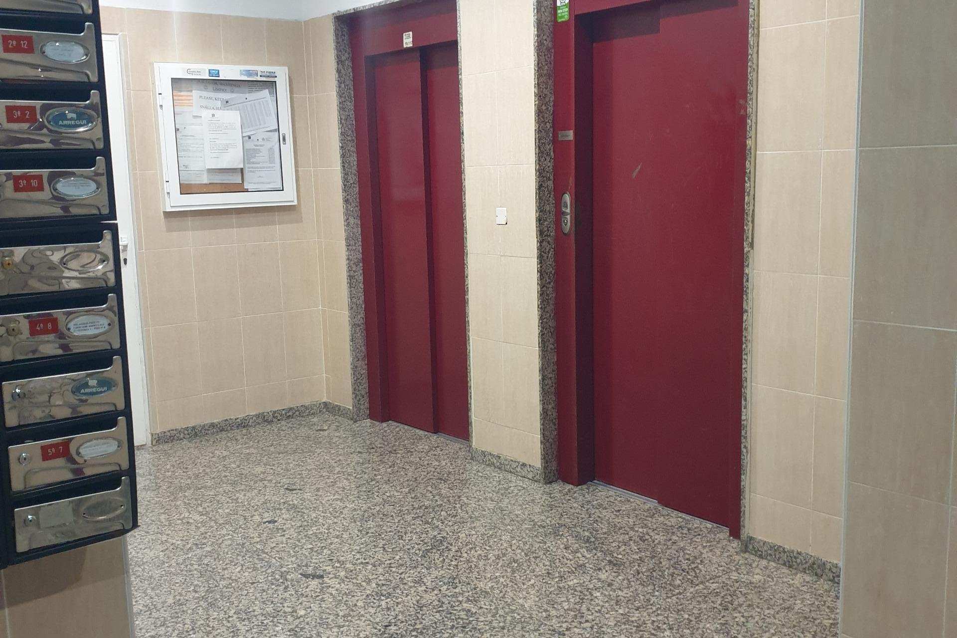 Revânzare - Apartament -
Torrevieja - PARQUE DE LAS NACIONES