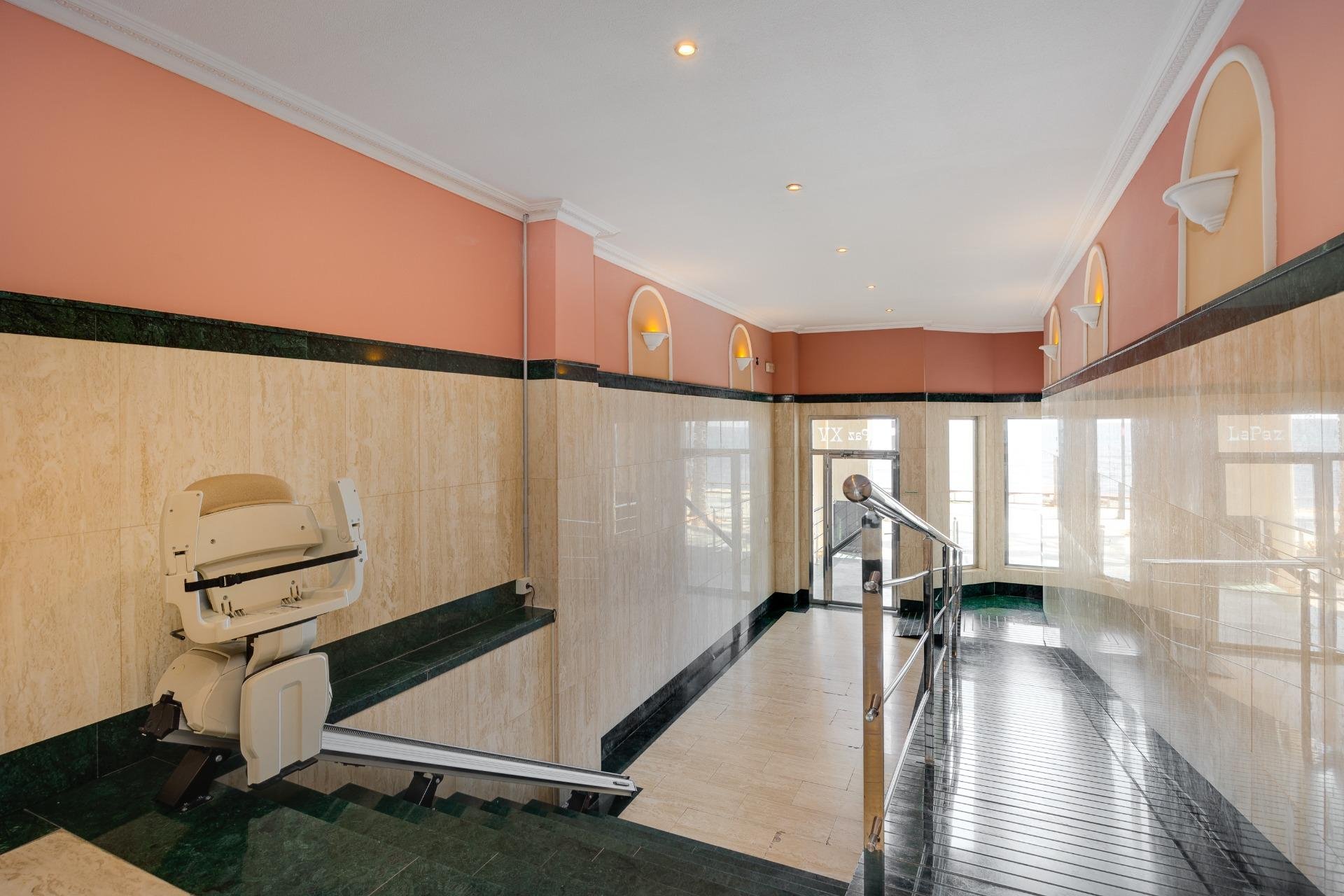 Revânzare - Apartament -
Torrevieja - Paseo Maritimo