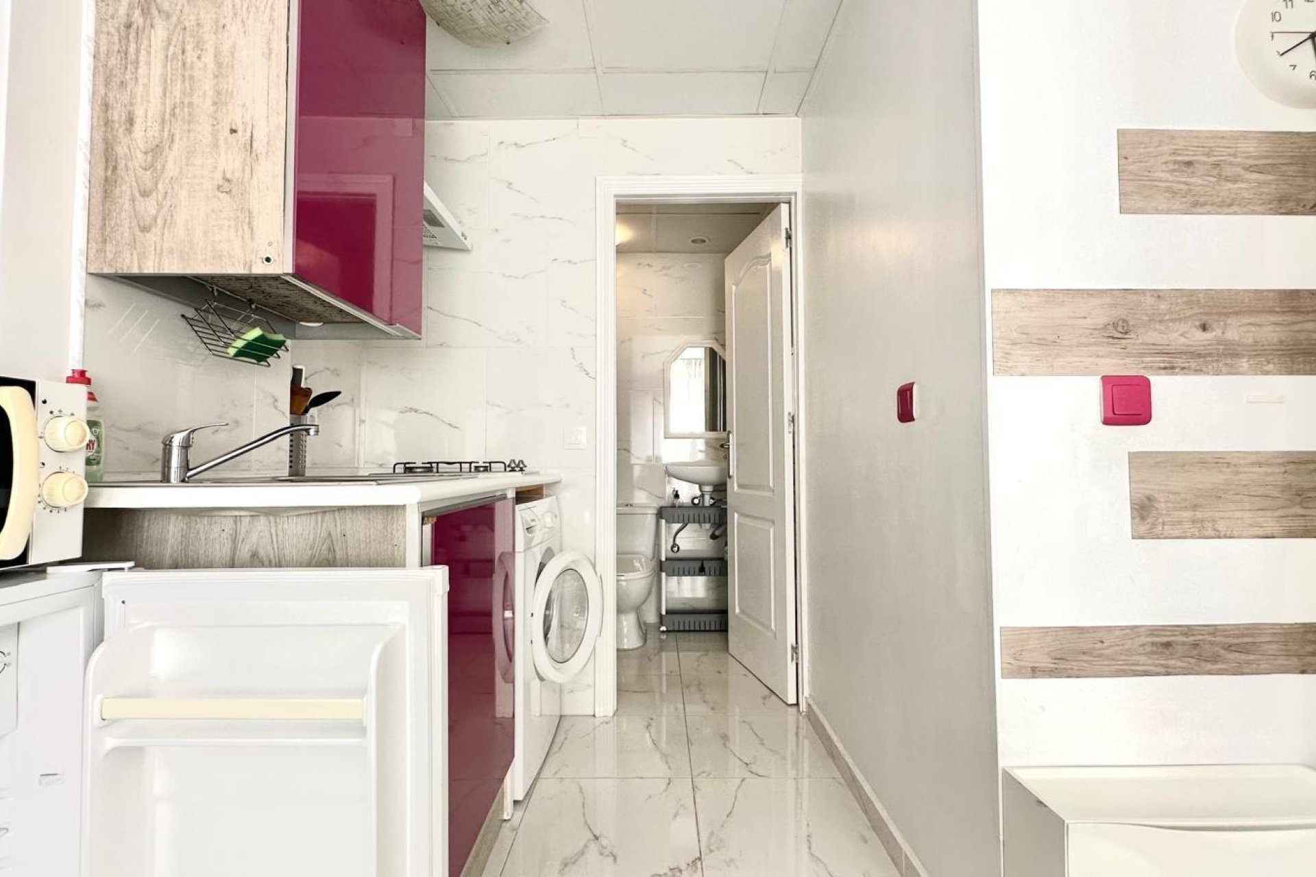 Revânzare - Apartament -
Torrevieja - Paseo Maritimo