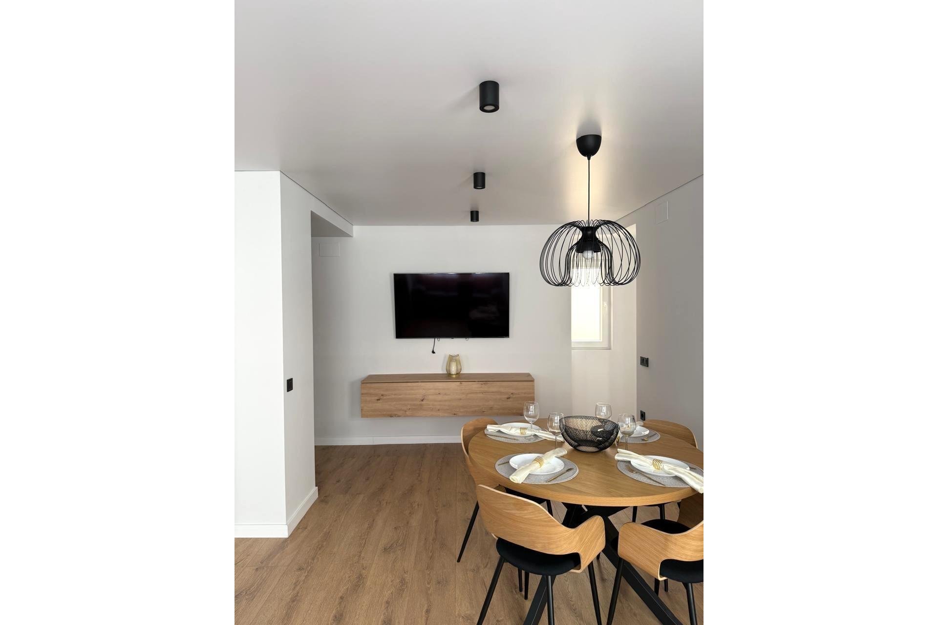 Revânzare - Apartament -
Torrevieja - Paseo Maritimo