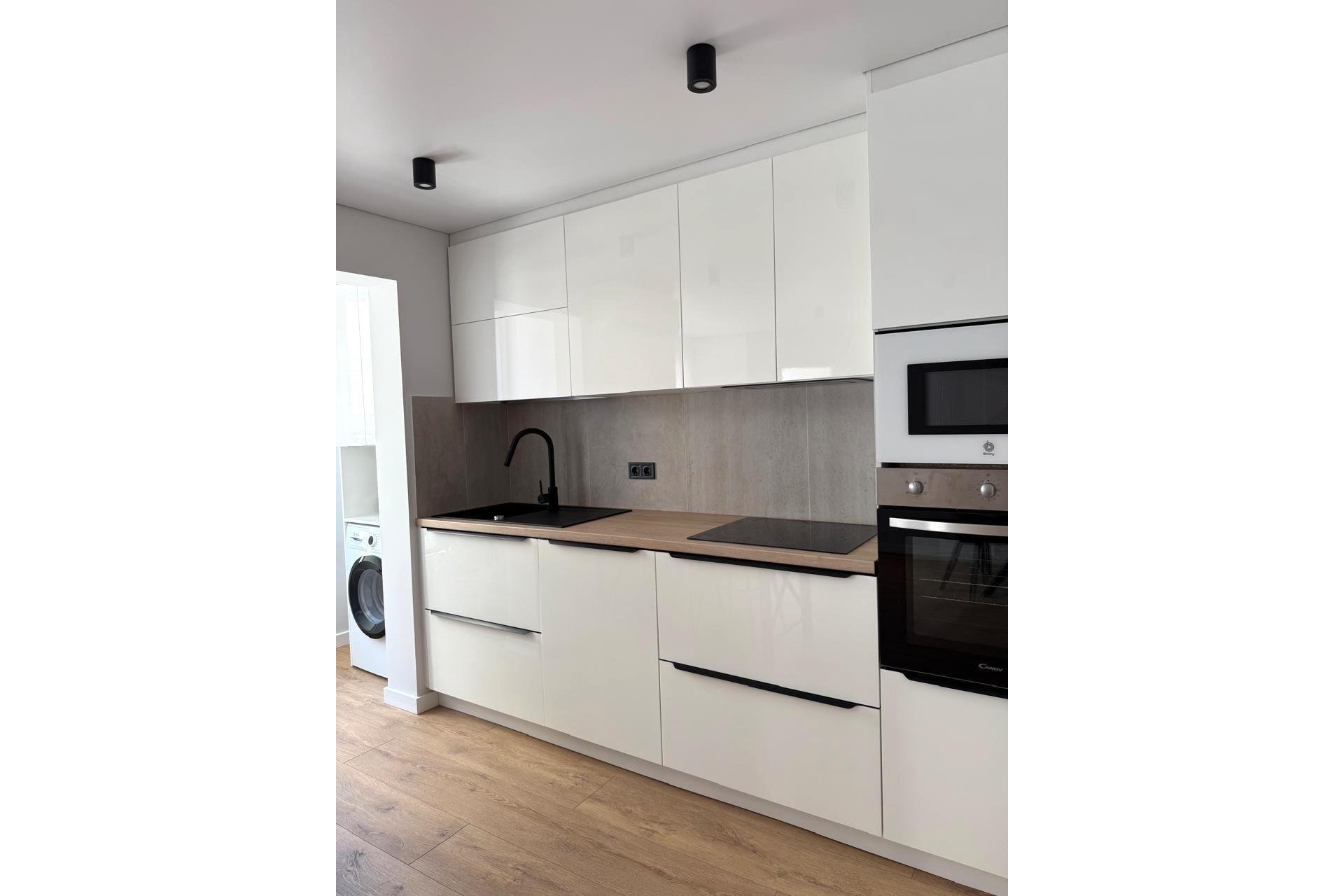 Revânzare - Apartament -
Torrevieja - Paseo Maritimo