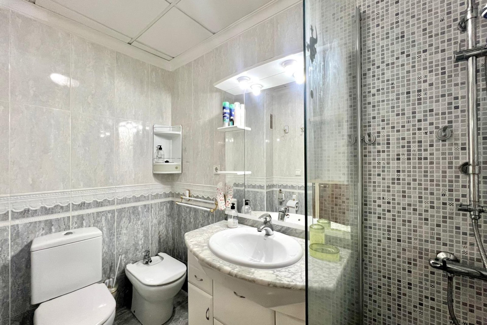 Revânzare - Apartament -
Torrevieja - Paseo Maritimo