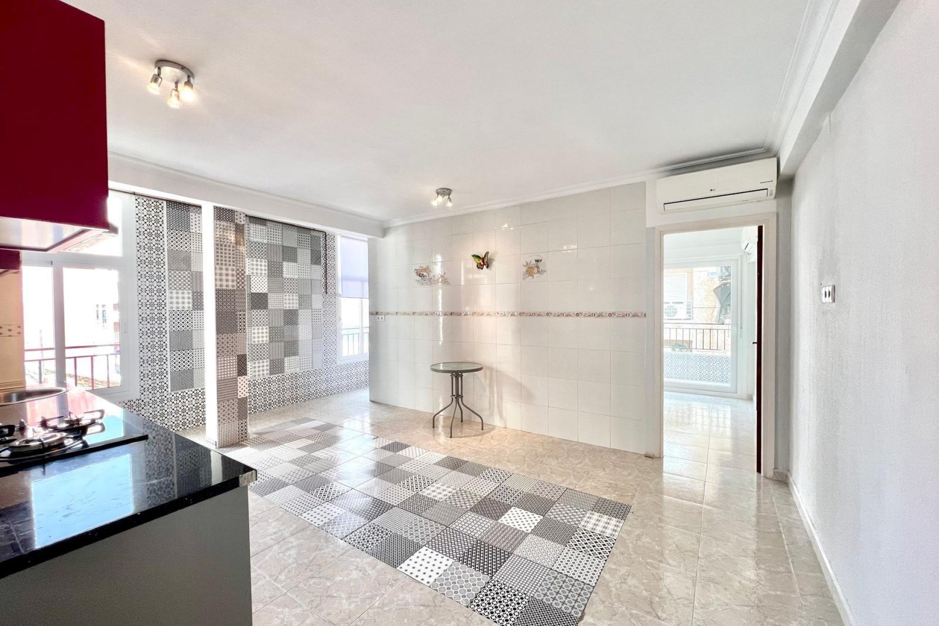 Revânzare - Apartament -
Torrevieja - Paseo Maritimo