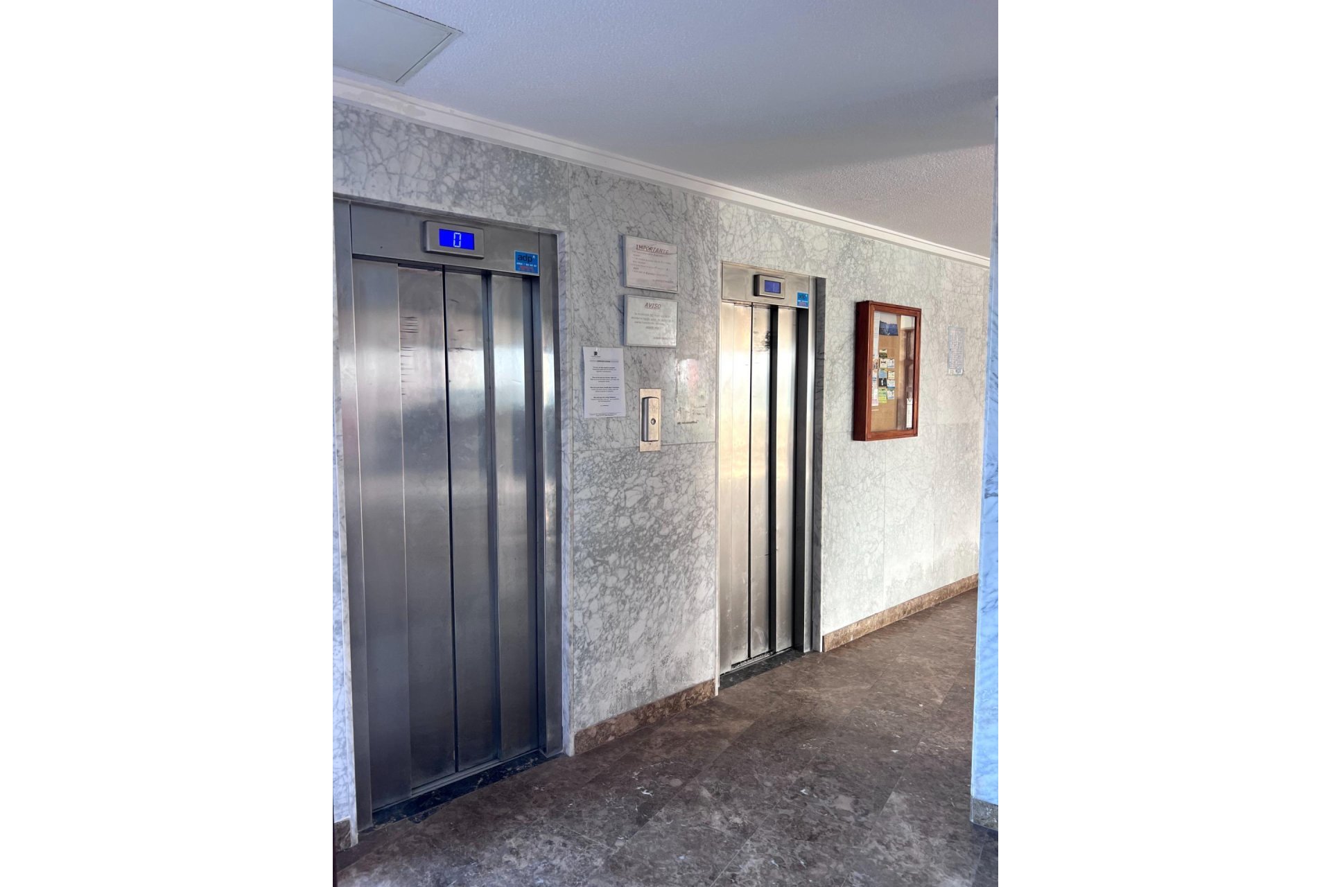 Revânzare - Apartament -
Torrevieja - Playa de los Locos