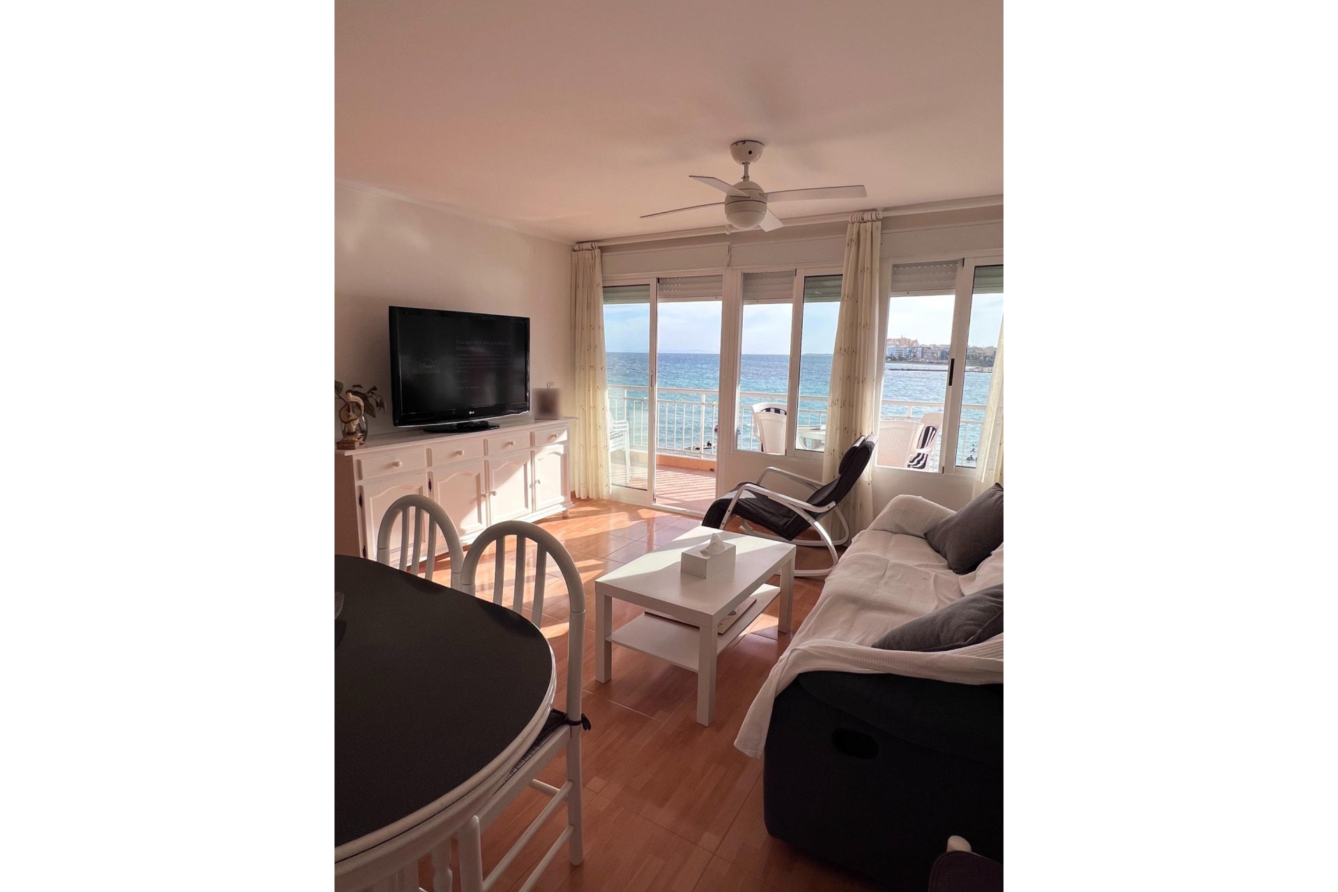 Revânzare - Apartament -
Torrevieja - Playa de los Locos