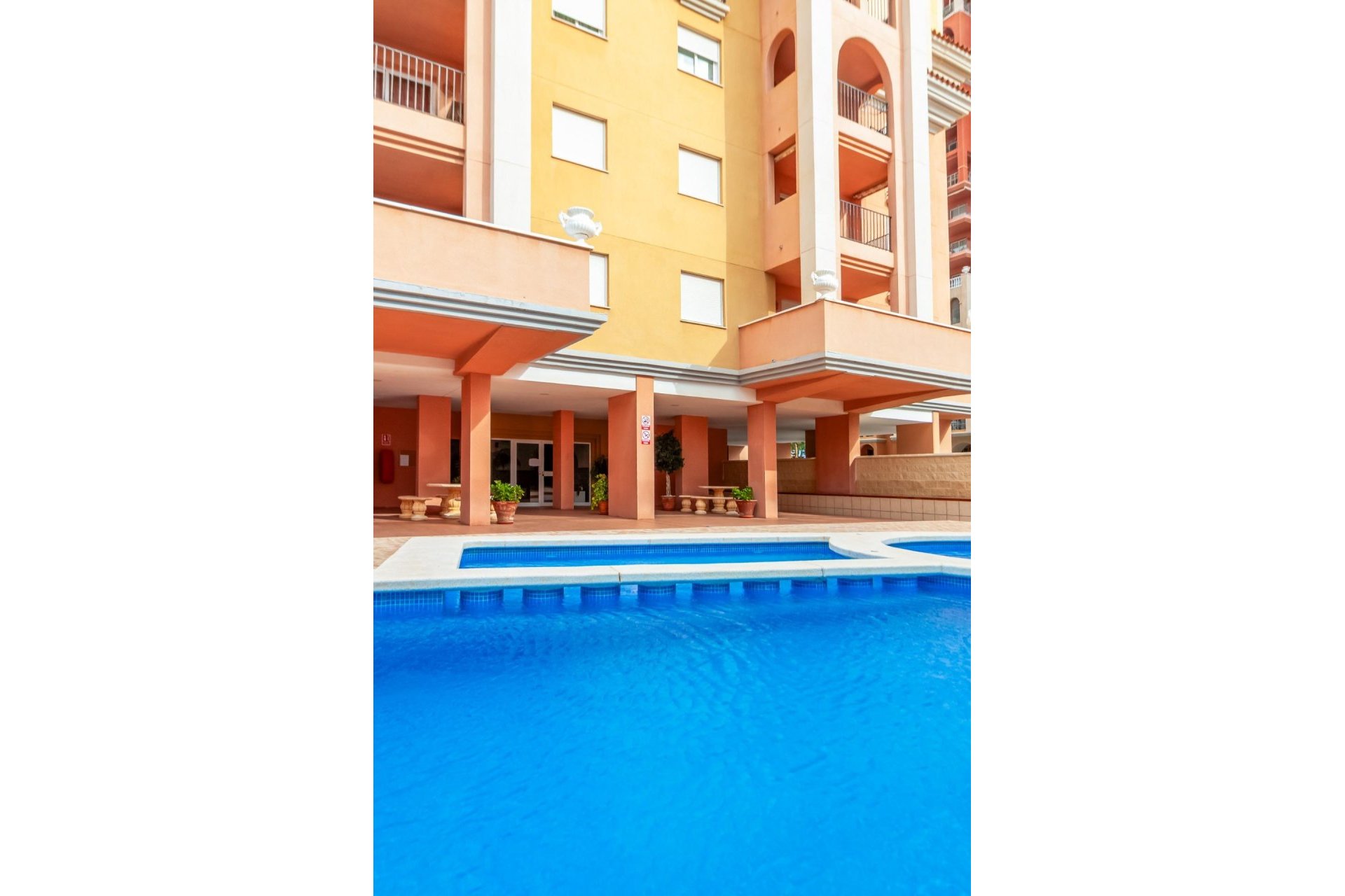 Revânzare - Apartament -
Torrevieja - Playa de los Locos