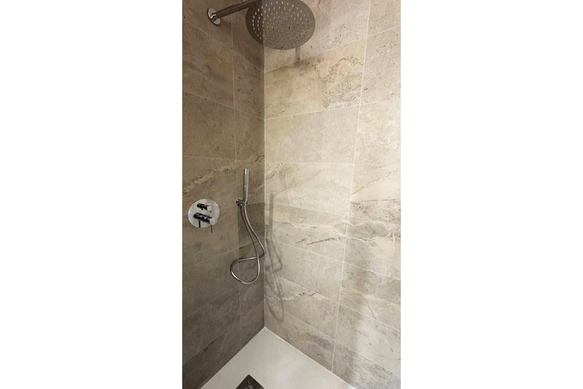 Revânzare - Apartament -
Torrevieja - Playa de los Locos