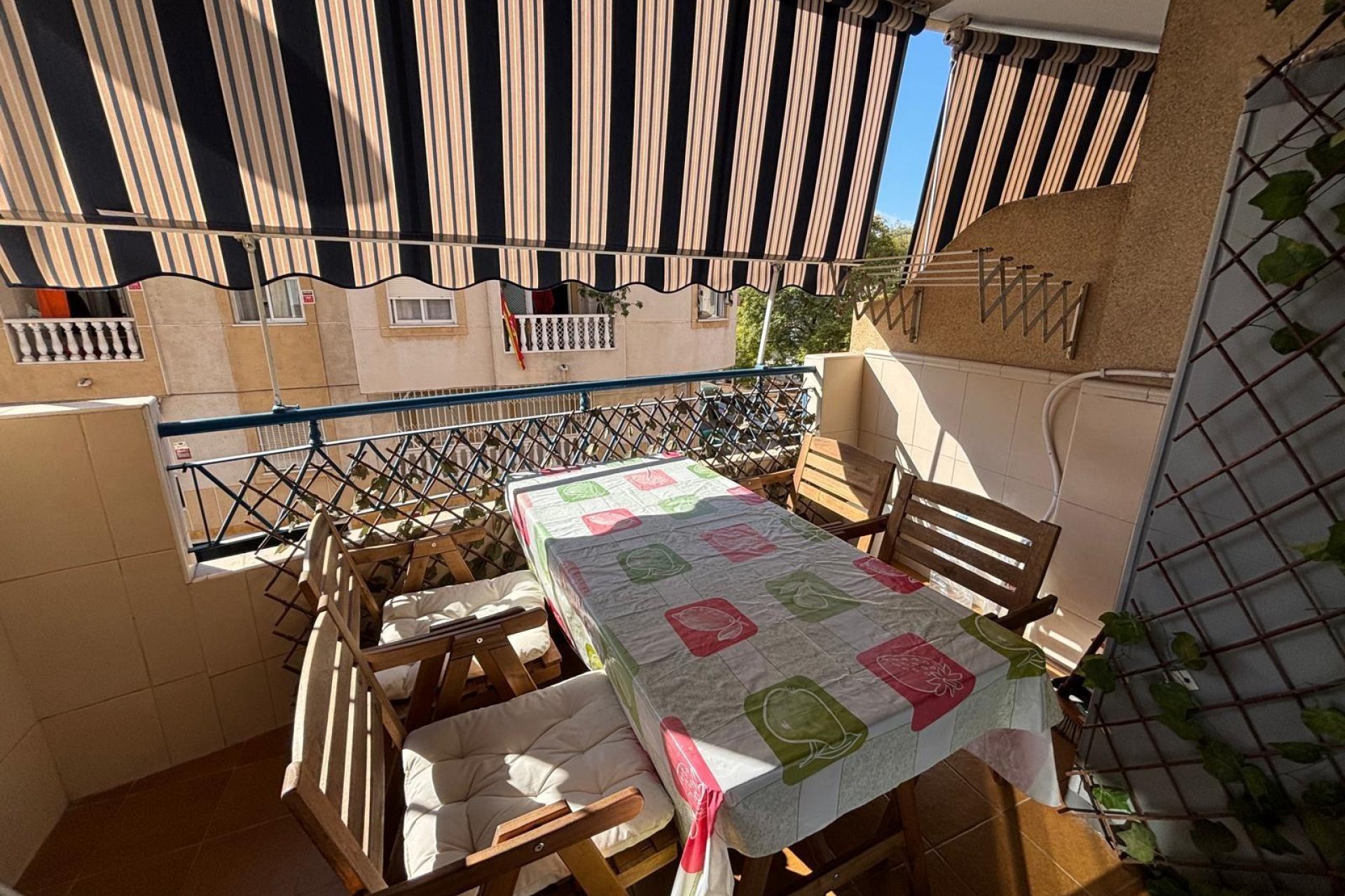 Revânzare - Apartament -
Torrevieja - Playa de los Locos