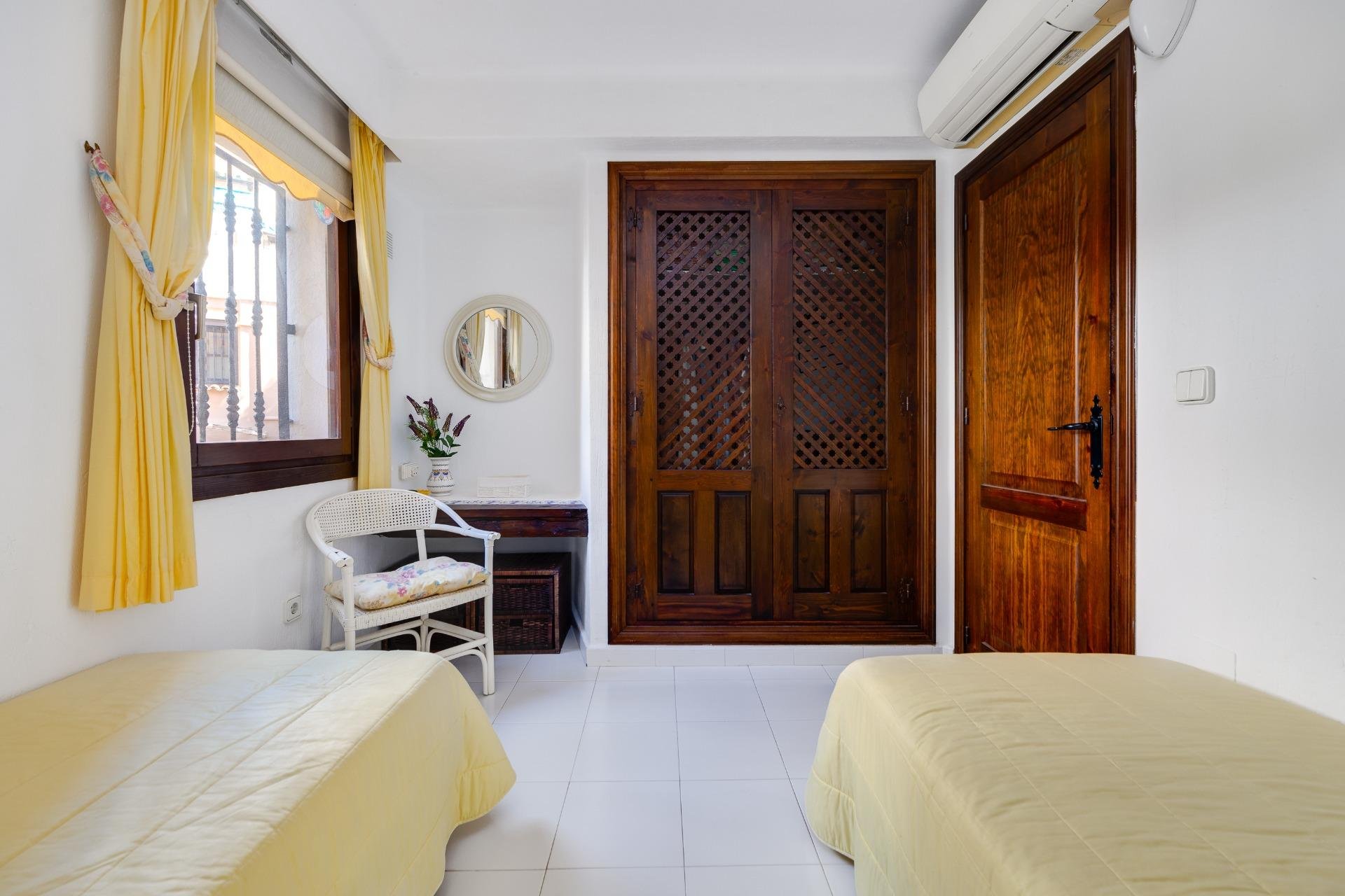 Revânzare - Apartament -
Torrevieja - Playa de los Locos