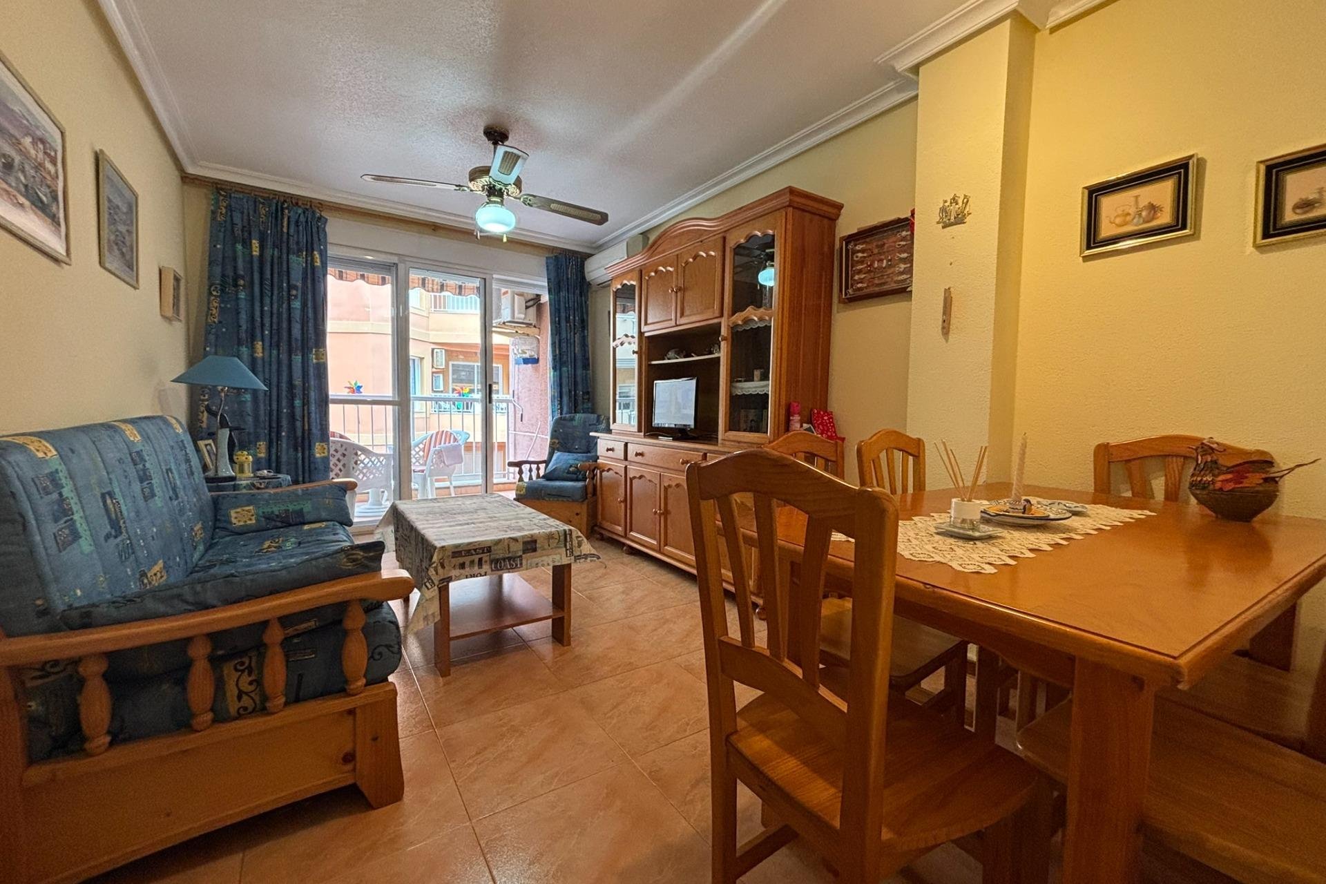 Revânzare - Apartament -
Torrevieja - Playa de los Locos