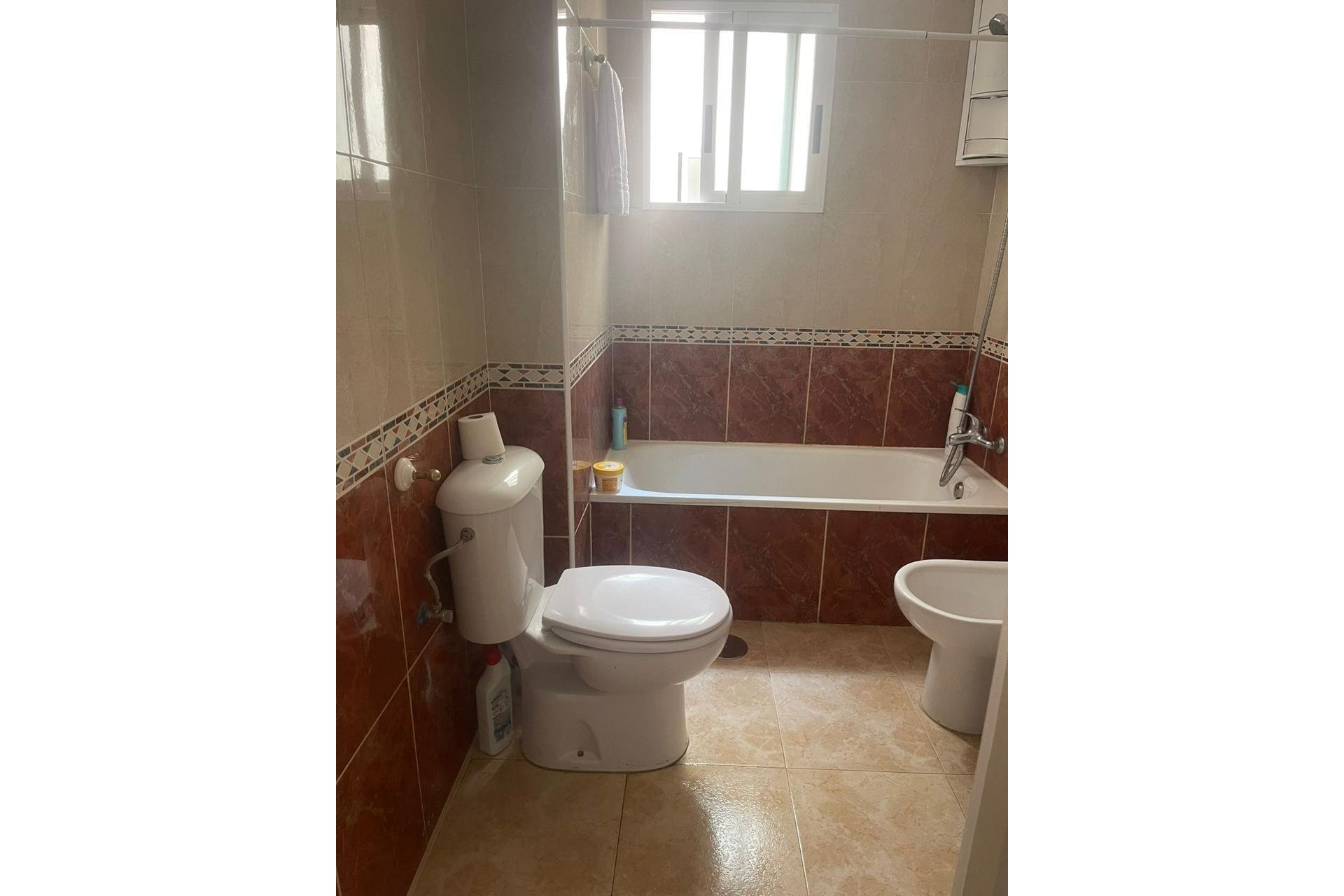 Revânzare - Apartament -
Torrevieja - Playa de los Locos