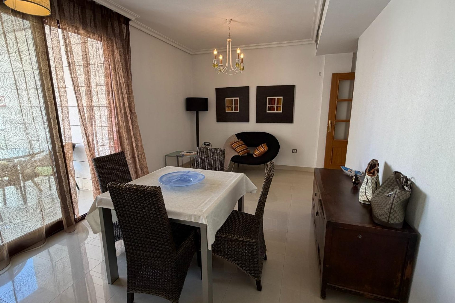 Revânzare - Apartament -
Torrevieja - Playa de los Locos