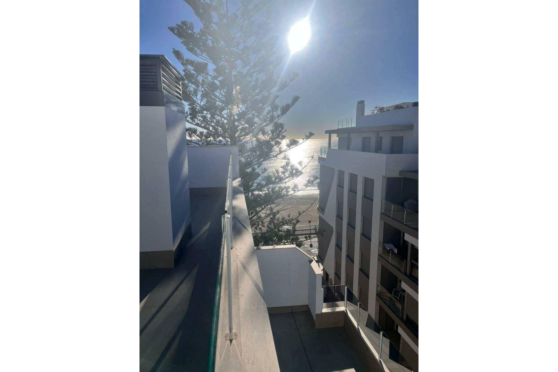 Revânzare - Apartament -
Torrevieja - Playa de los Locos