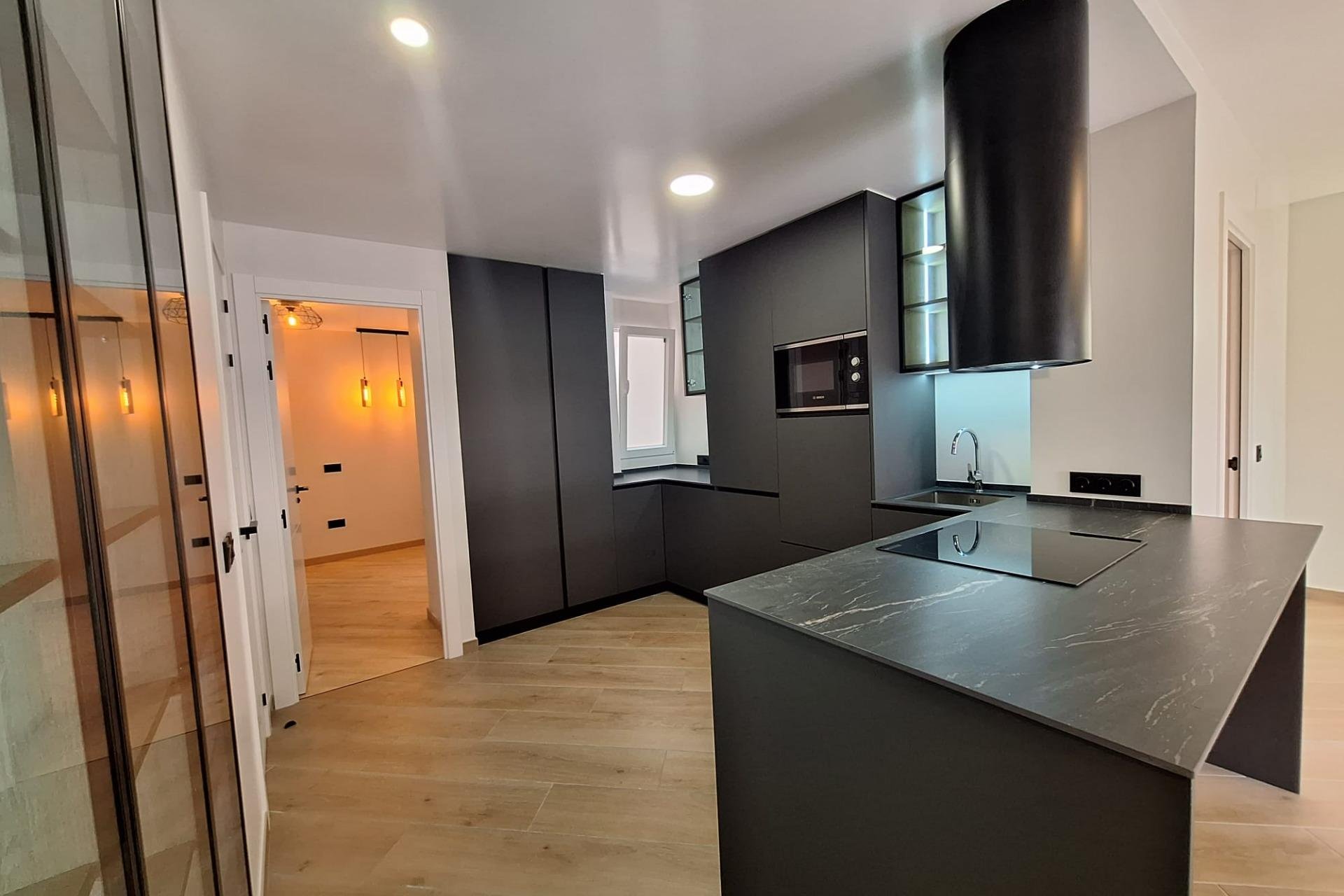 Revânzare - Apartament -
Torrevieja - Playa de los Locos
