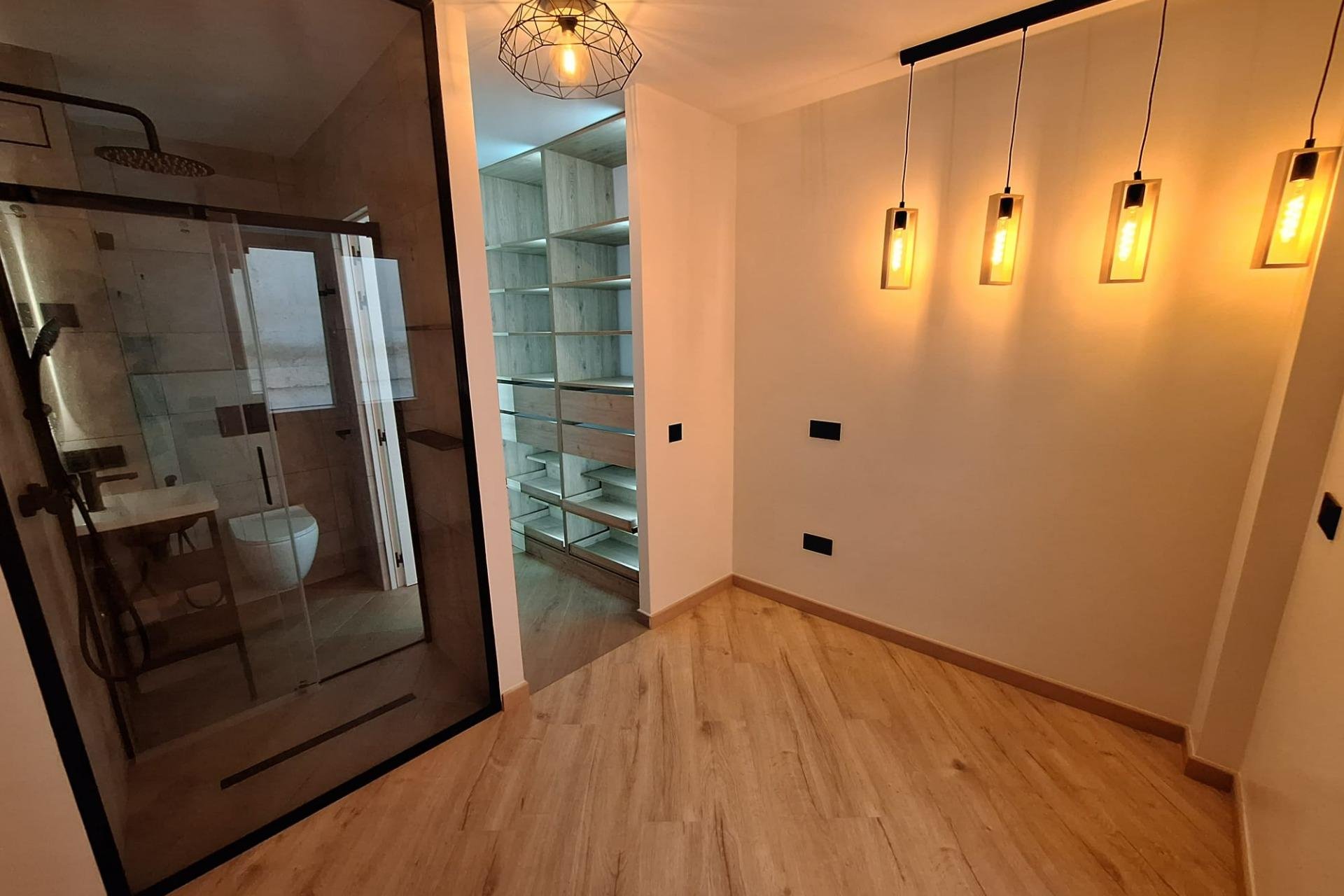 Revânzare - Apartament -
Torrevieja - Playa de los Locos