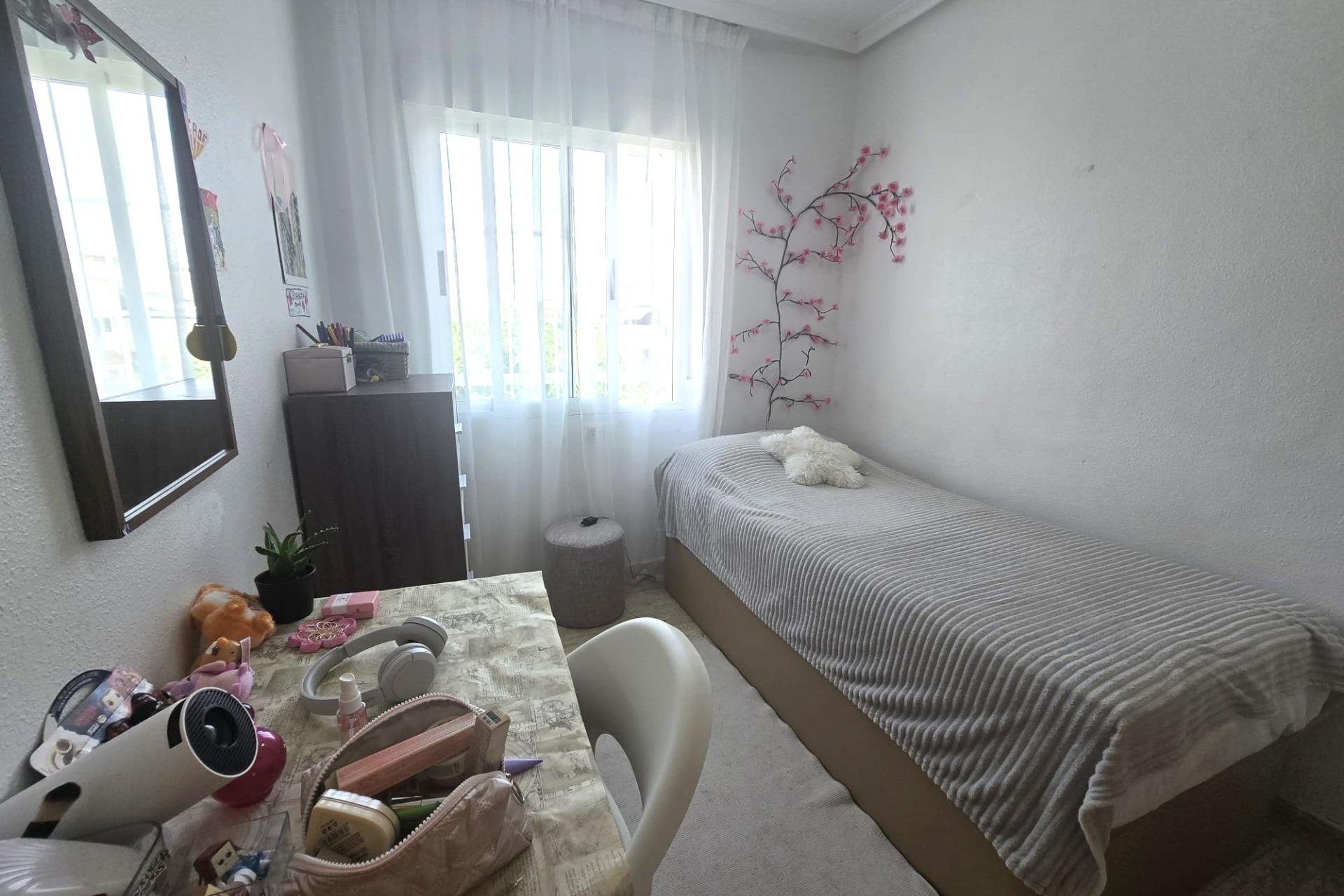 Revânzare - Apartament -
Torrevieja - Playa de los Locos