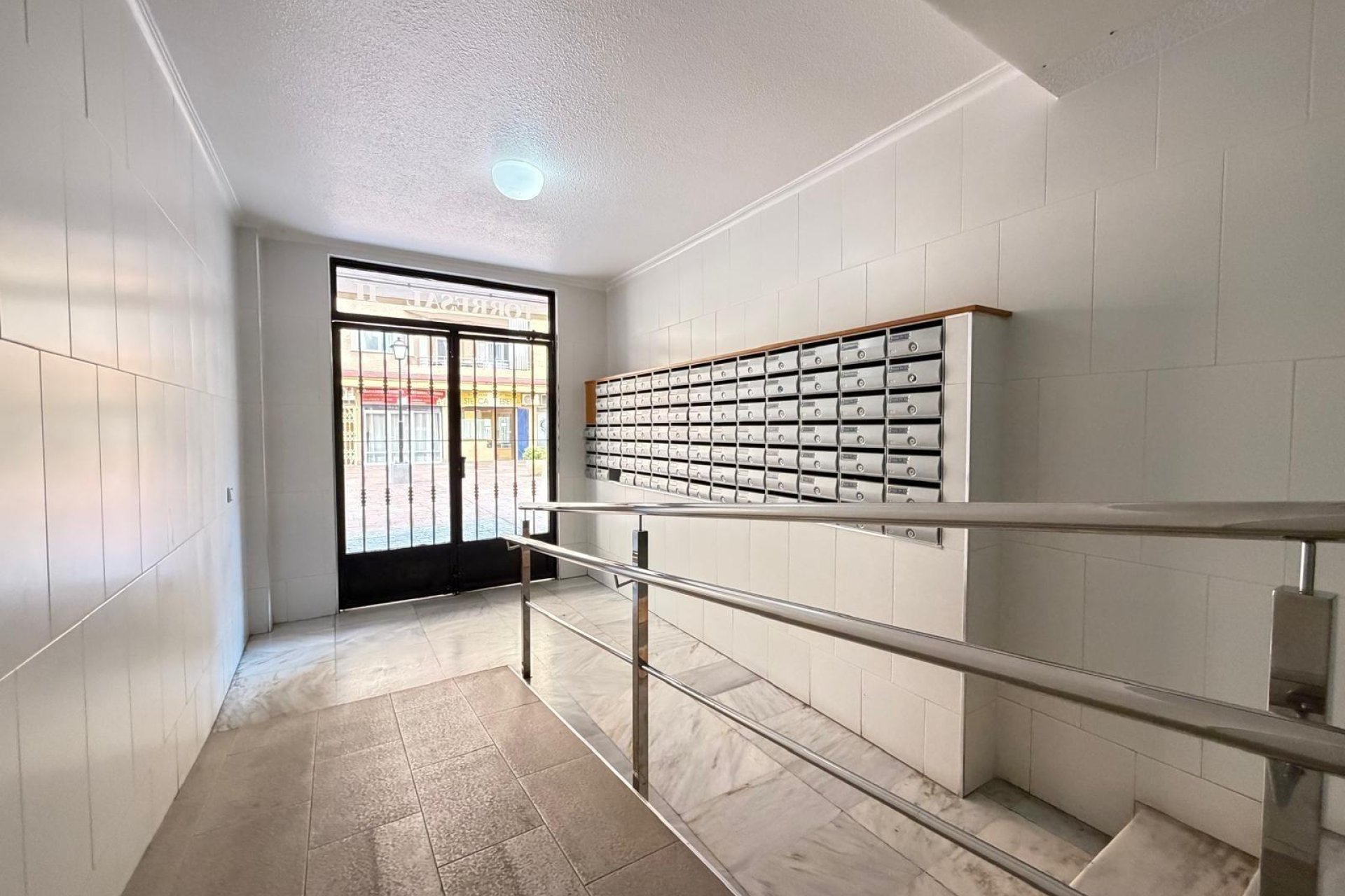 Revânzare - Apartament -
Torrevieja - Playa de los Locos