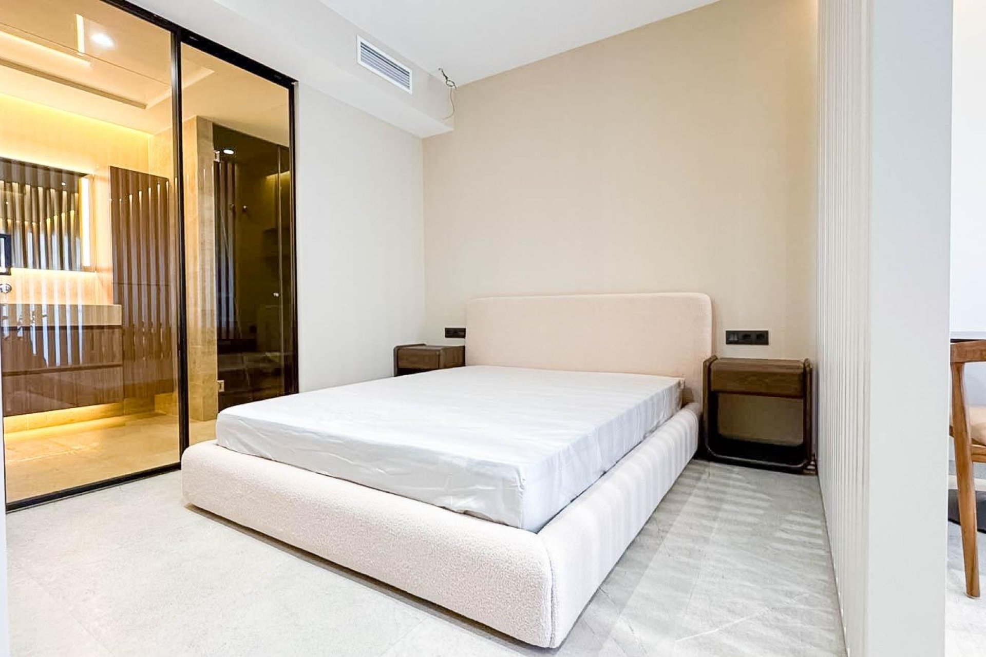 Revânzare - Apartament -
Torrevieja - Playa de los Locos