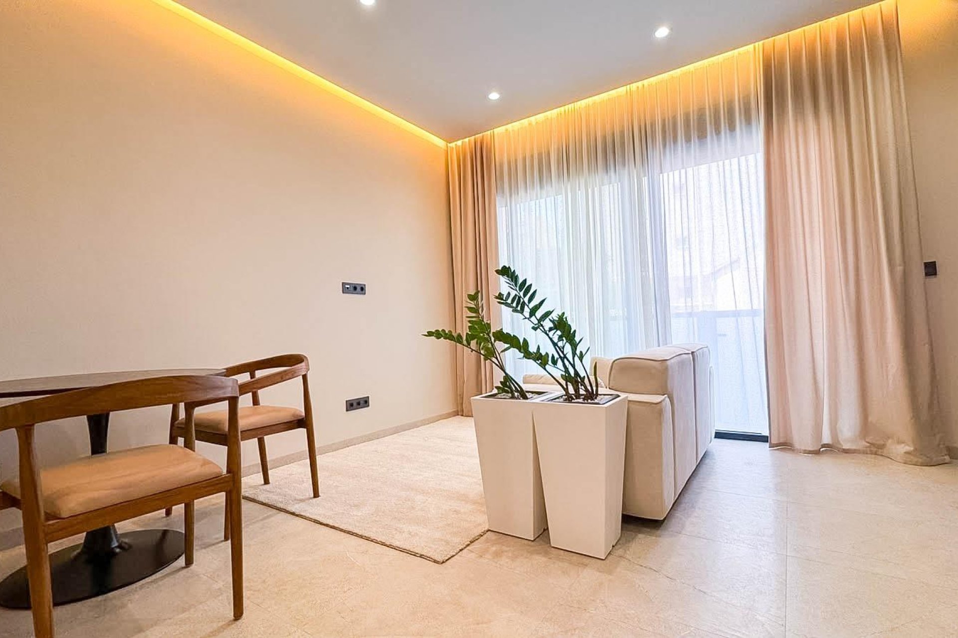 Revânzare - Apartament -
Torrevieja - Playa de los Locos