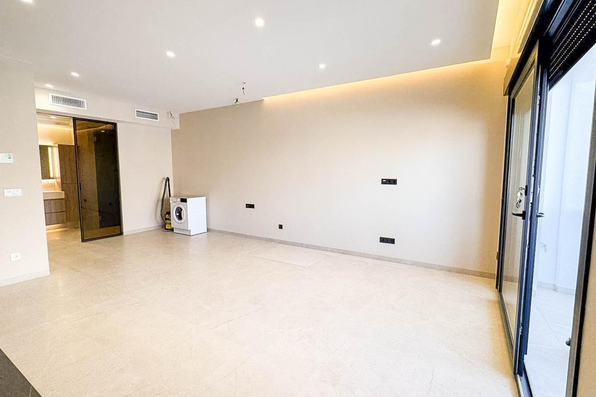 Revânzare - Apartament -
Torrevieja - Playa de los Locos