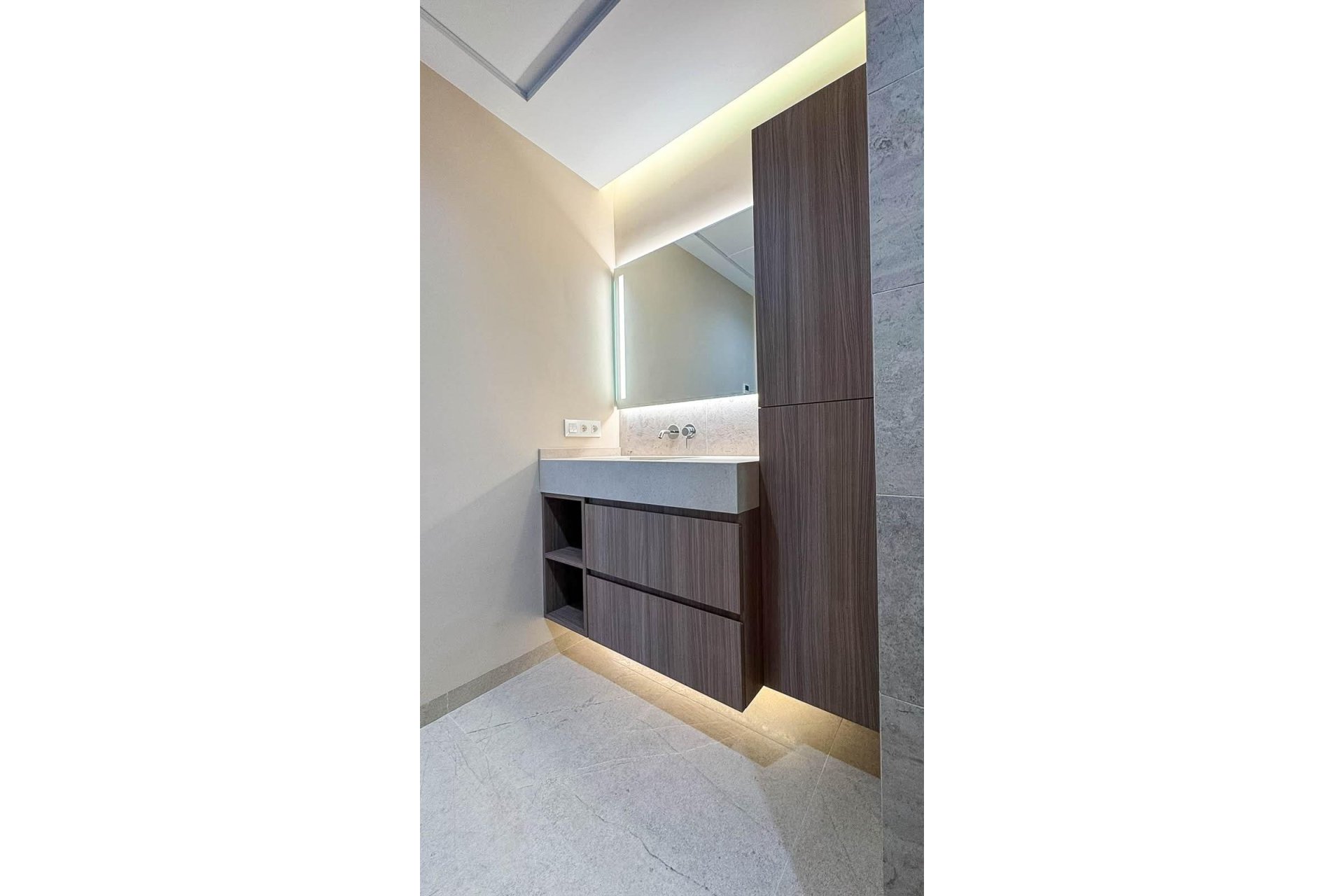 Revânzare - Apartament -
Torrevieja - Playa de los Locos