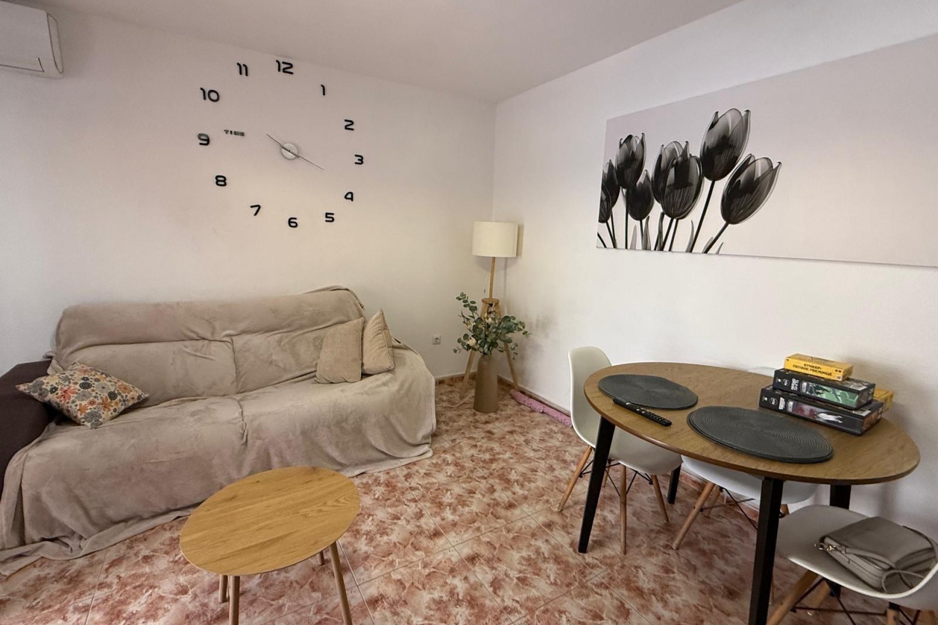 Revânzare - Apartament -
Torrevieja - Playa de los Locos