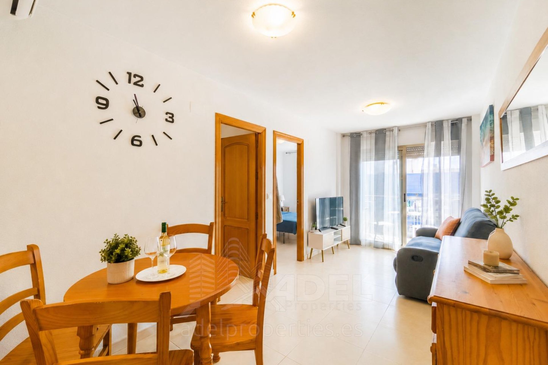 Revânzare - Apartament -
Torrevieja - Playa de los Locos