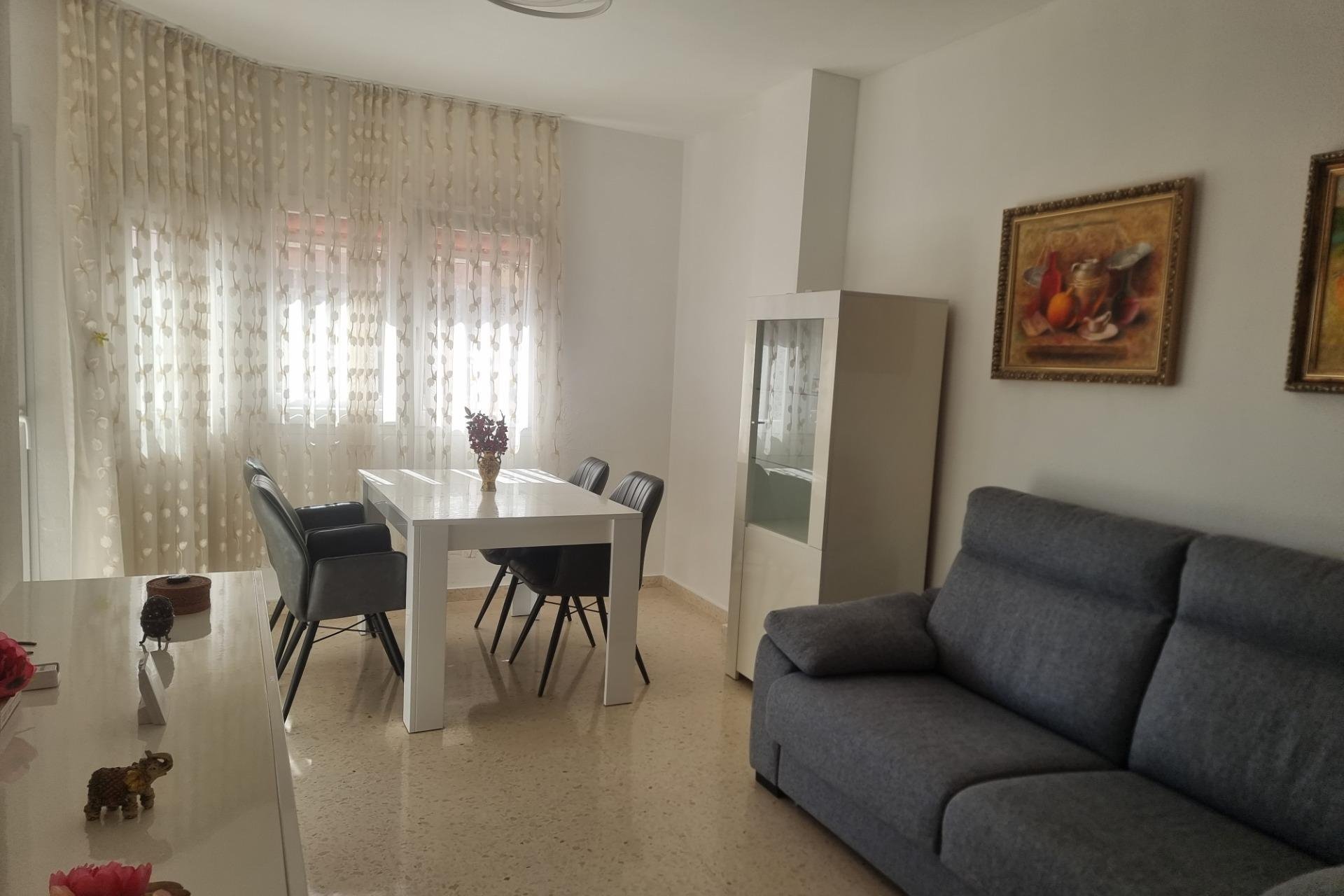 Revânzare - Apartament -
Torrevieja - Playa de los Locos