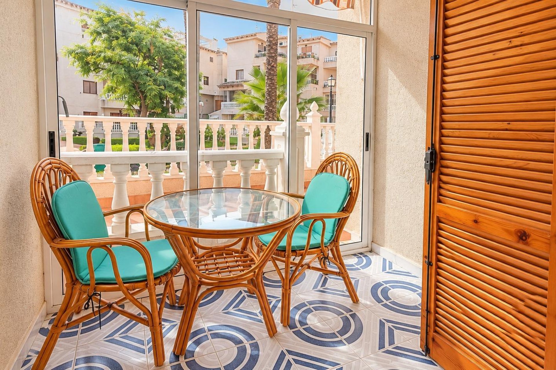 Revânzare - Apartament -
Torrevieja - Playa de los Locos