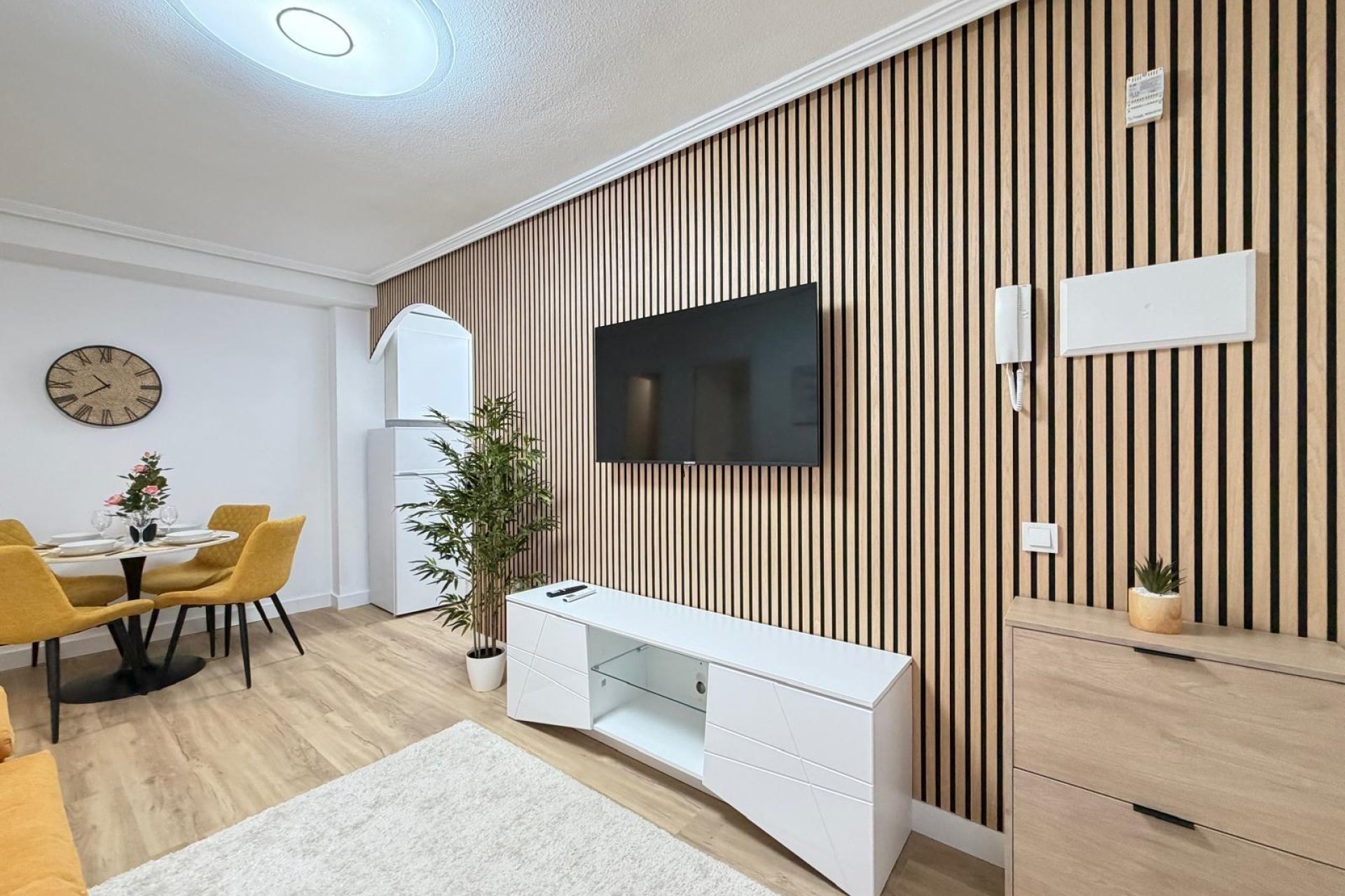 Revânzare - Apartament -
Torrevieja - Playa de los Locos