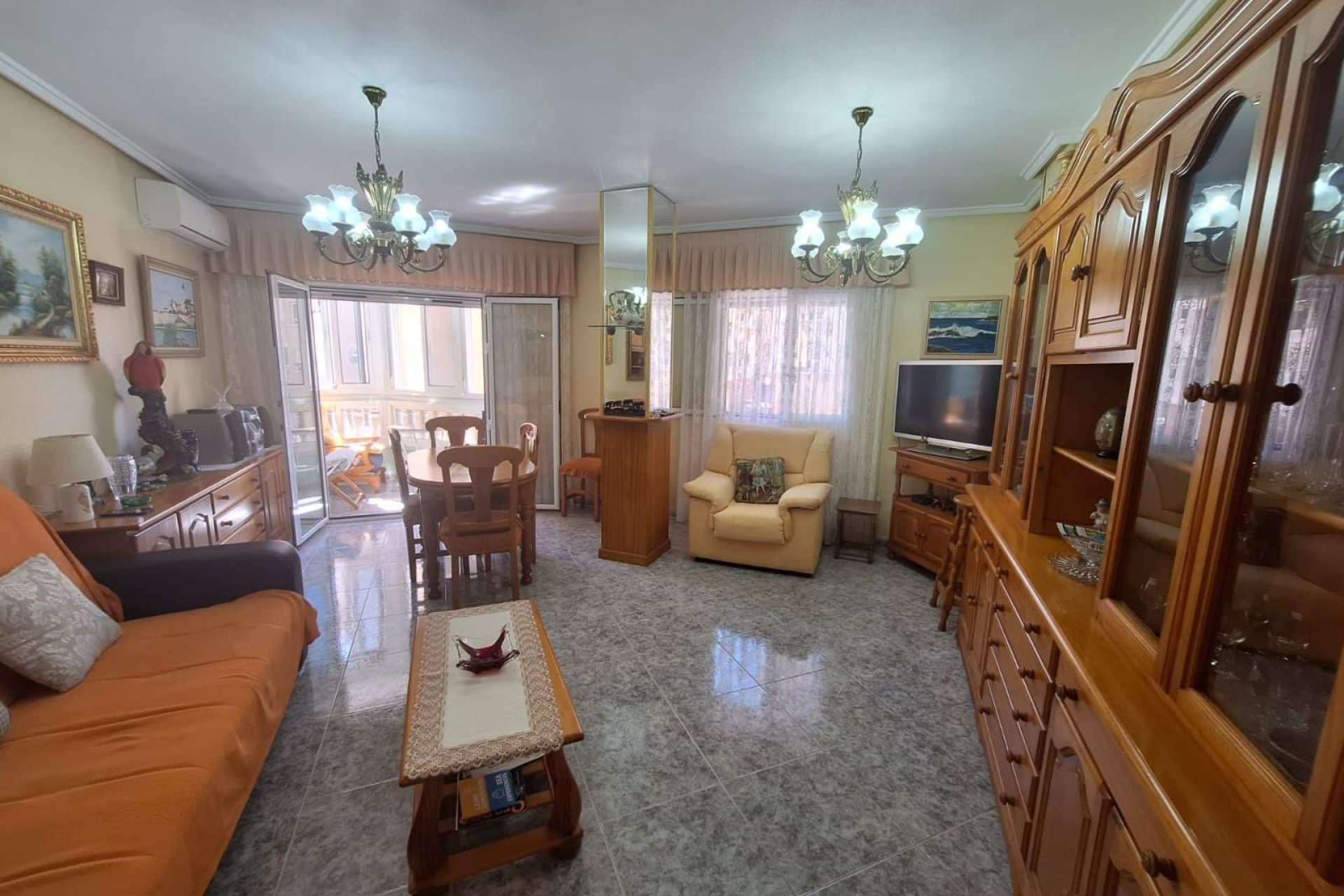 Revânzare - Apartament -
Torrevieja - Playa de los Locos