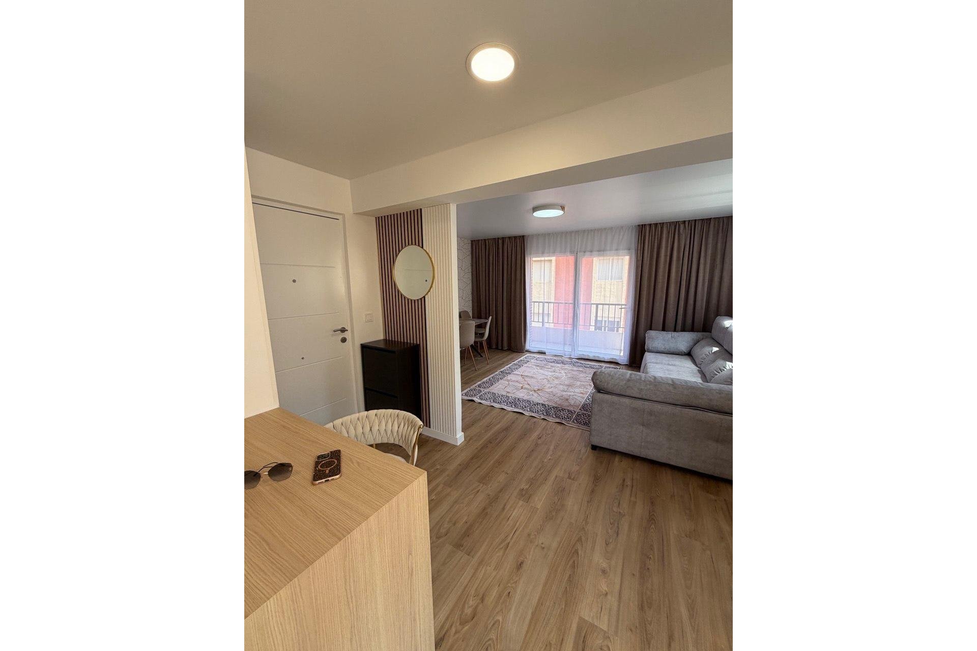Revânzare - Apartament -
Torrevieja - Playa de los Locos