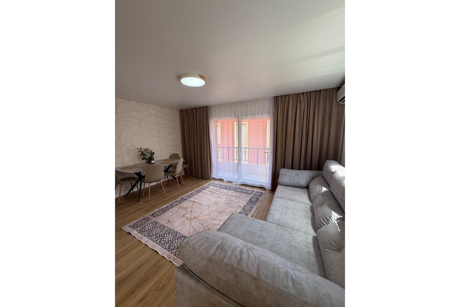 Revânzare - Apartament -
Torrevieja - Playa de los Locos