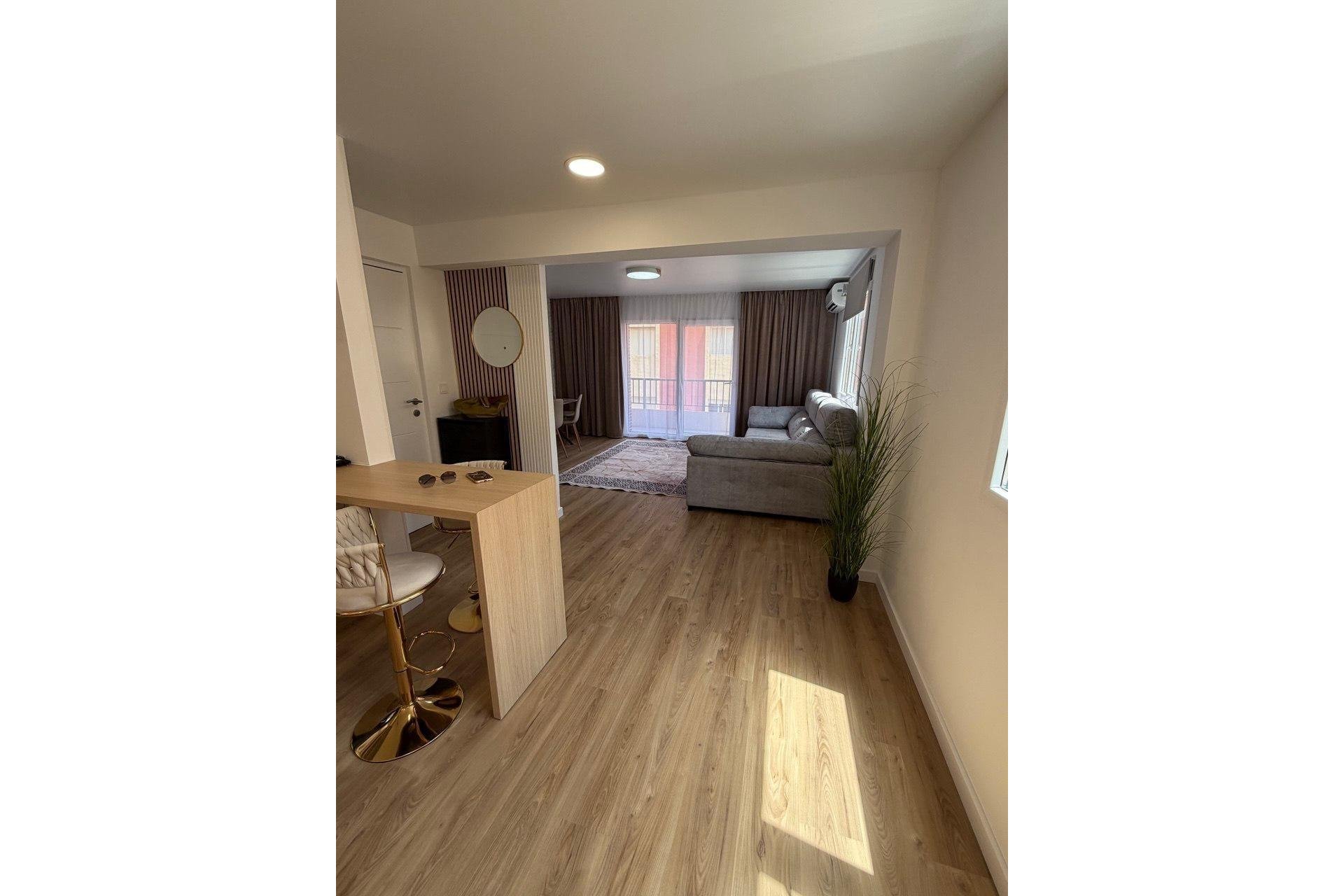 Revânzare - Apartament -
Torrevieja - Playa de los Locos
