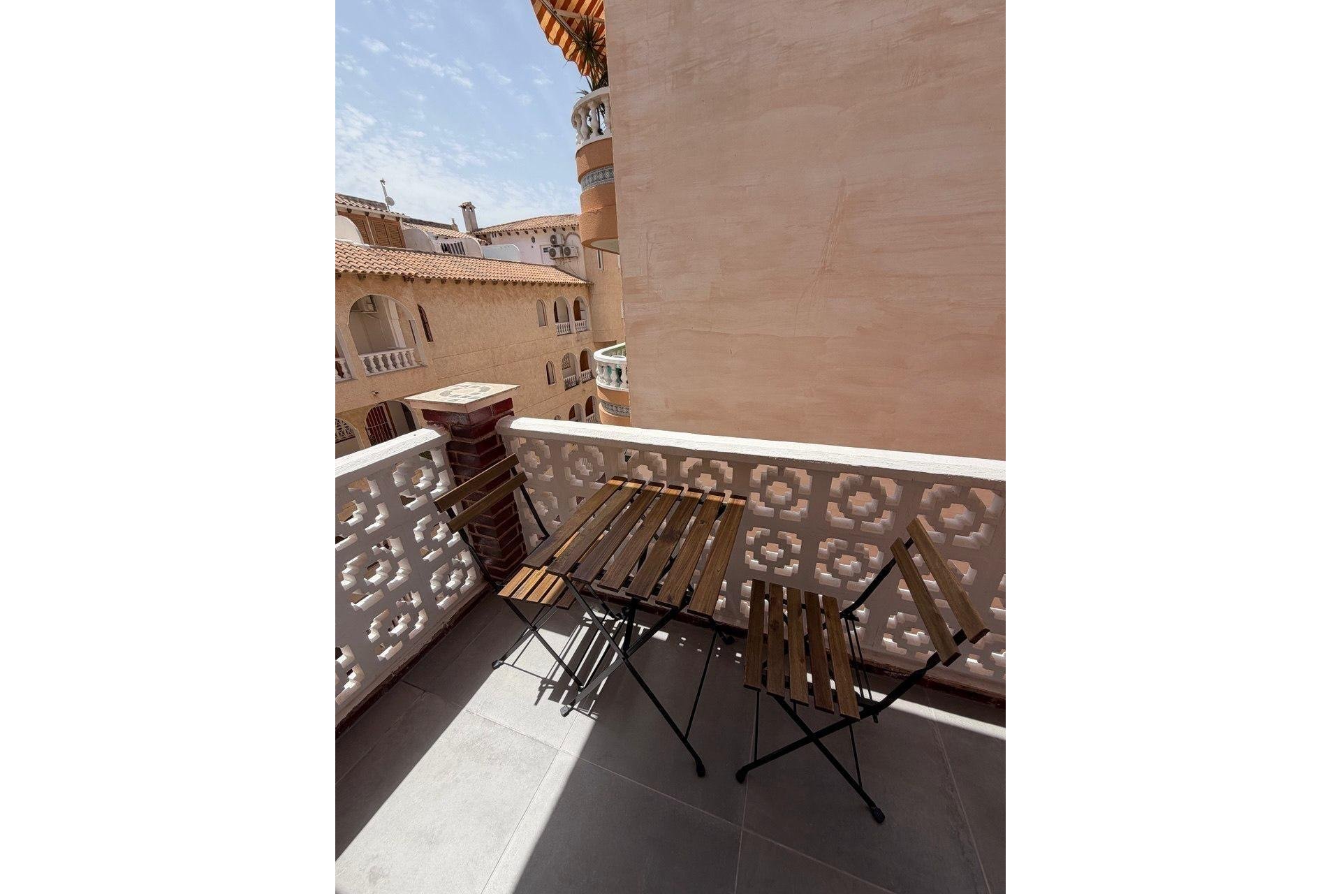 Revânzare - Apartament -
Torrevieja - Playa de los Locos