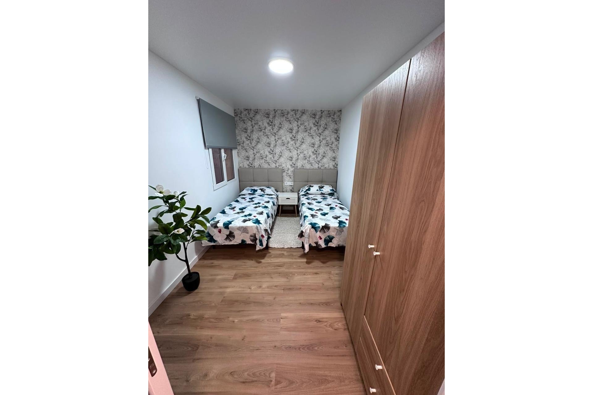 Revânzare - Apartament -
Torrevieja - Playa de los Locos