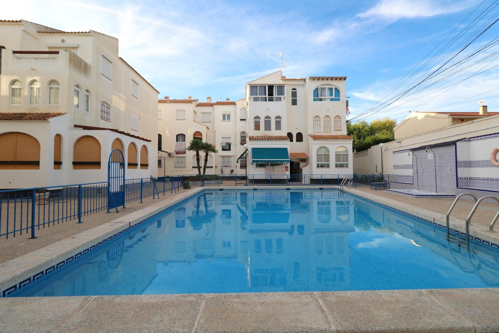 Revânzare - Apartament -
Torrevieja - Playa De Los Naufragos