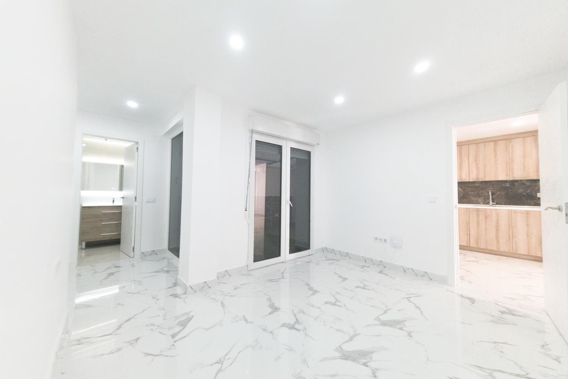 Revânzare - Apartament -
Torrevieja - Playa De Los Naufragos