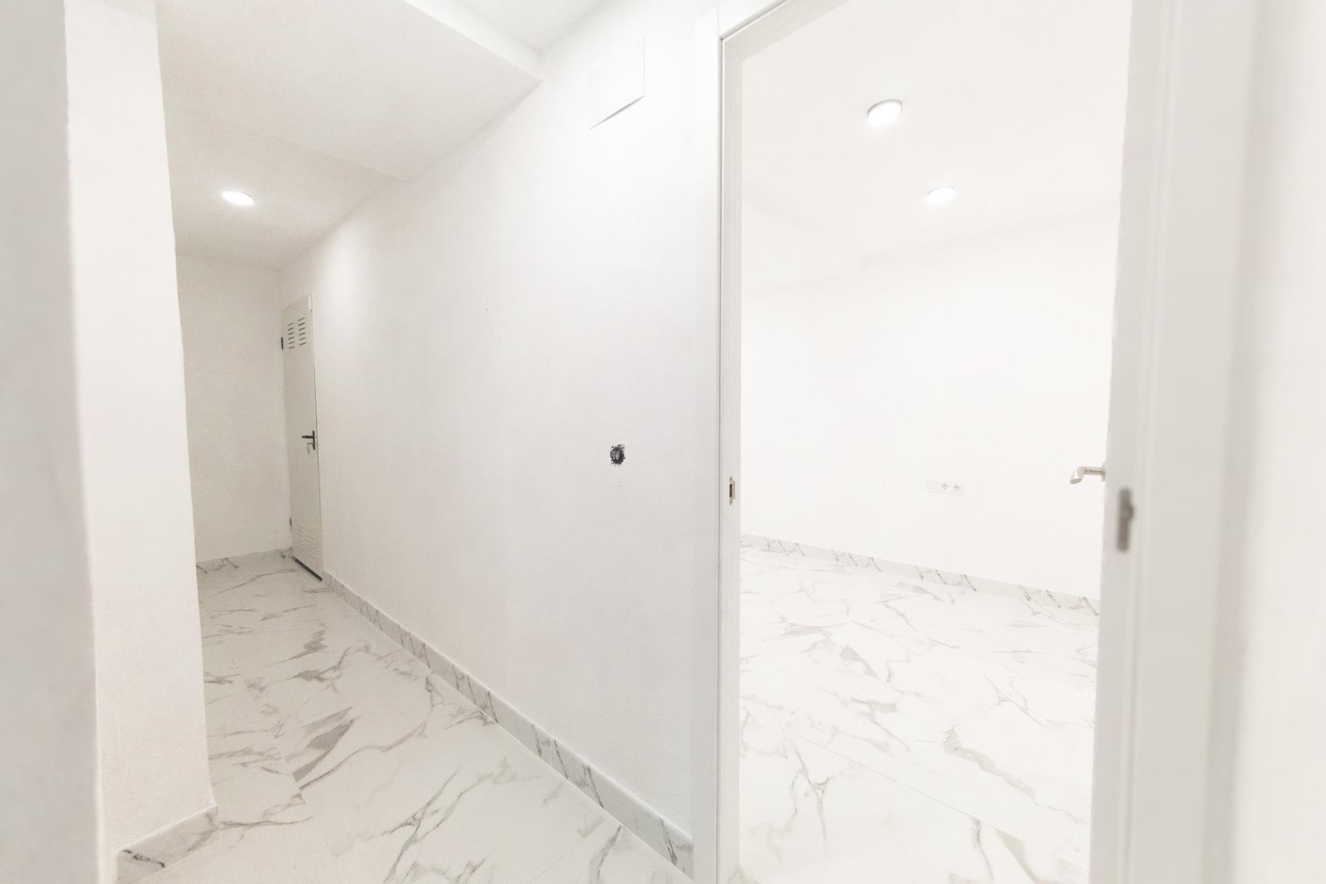 Revânzare - Apartament -
Torrevieja - Playa De Los Naufragos