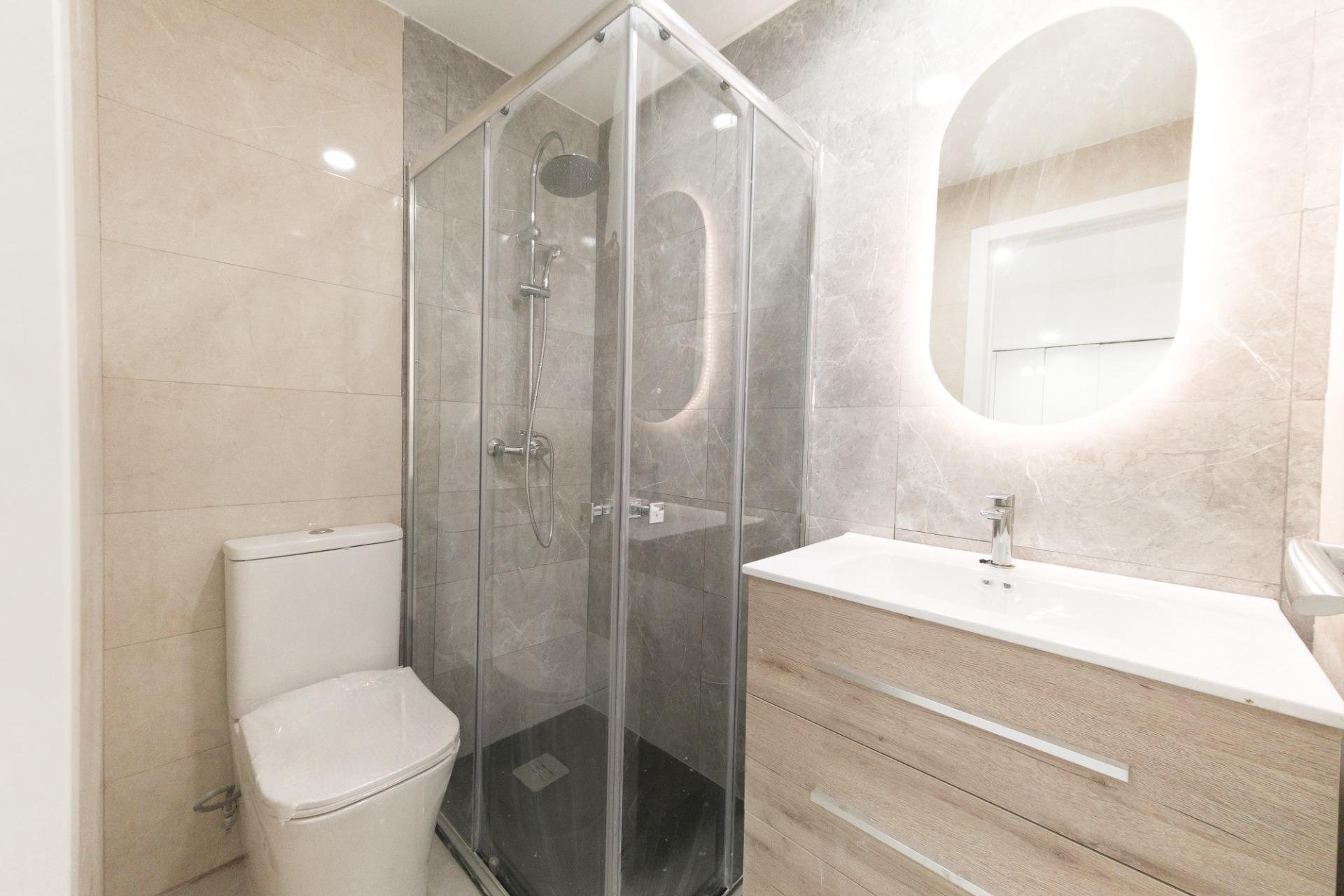 Revânzare - Apartament -
Torrevieja - Playa De Los Naufragos