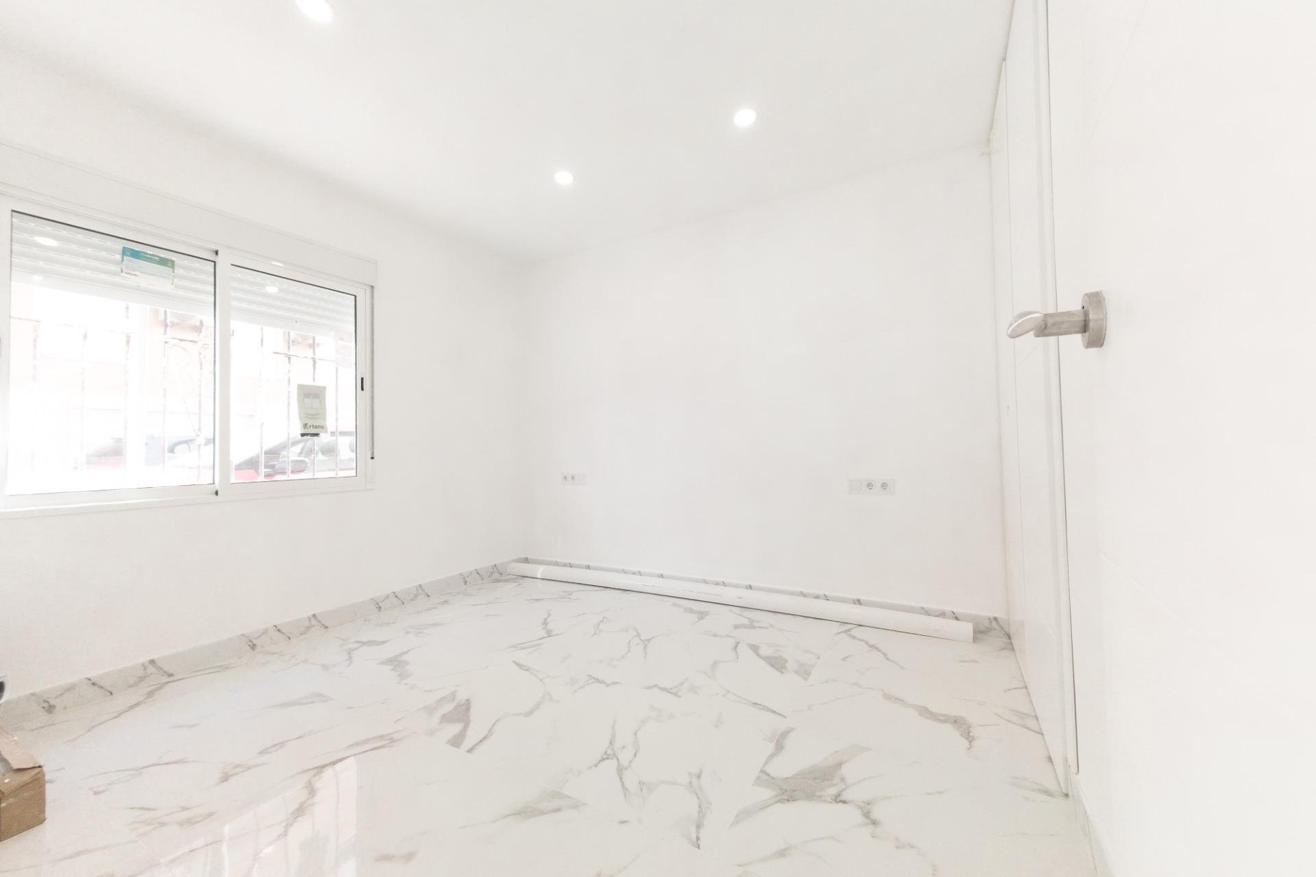 Revânzare - Apartament -
Torrevieja - Playa De Los Naufragos