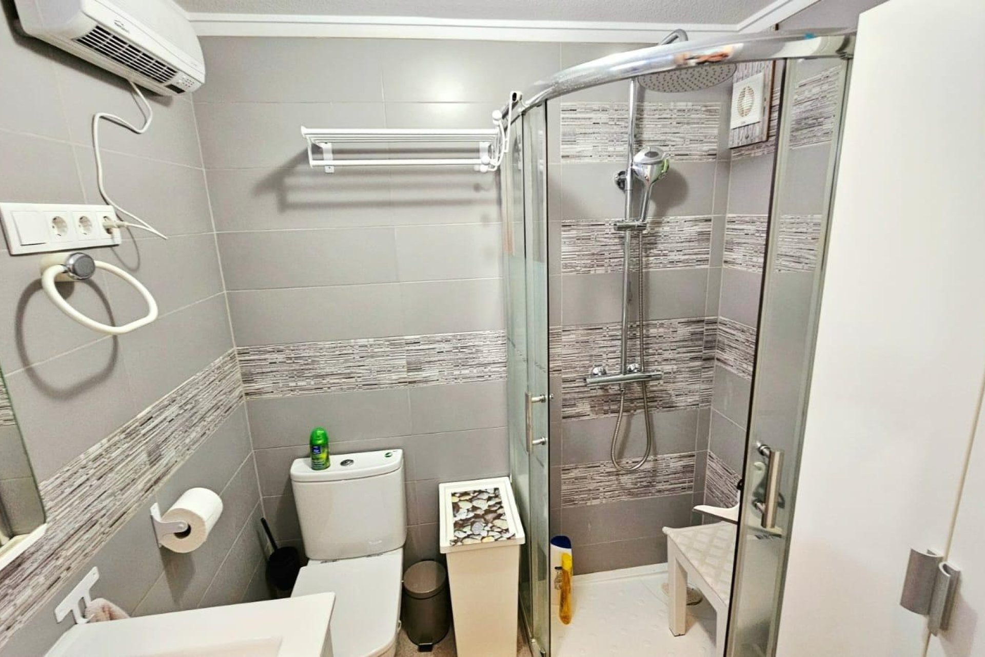 Revânzare - Apartament -
Torrevieja - Playa De Los Naufragos