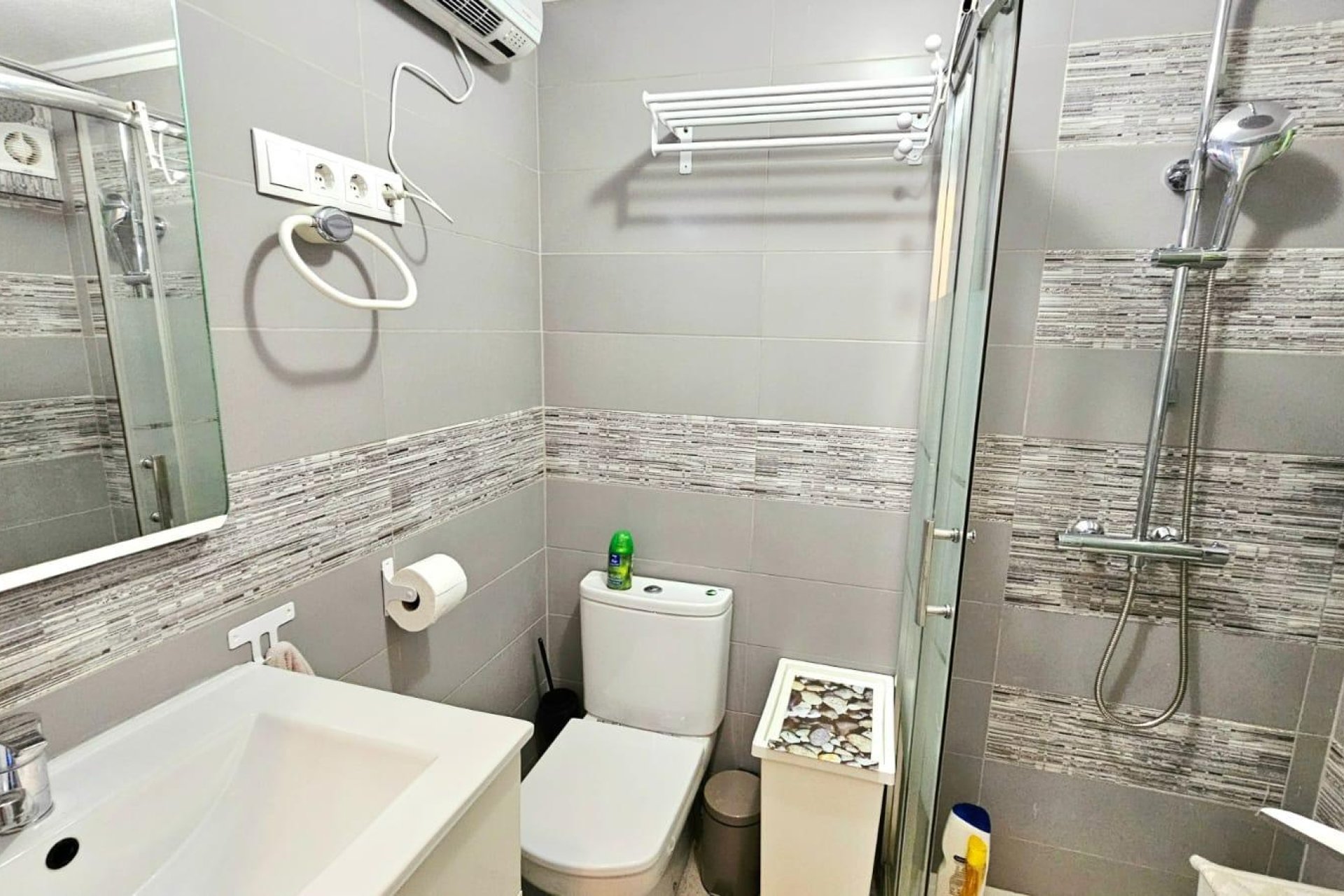 Revânzare - Apartament -
Torrevieja - Playa De Los Naufragos